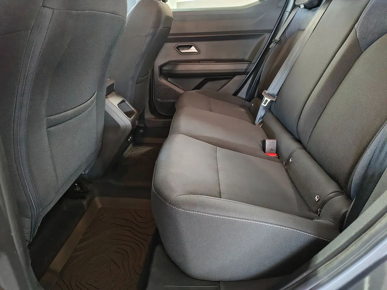 Dacia Duster JOURNEY hybrid 140 11