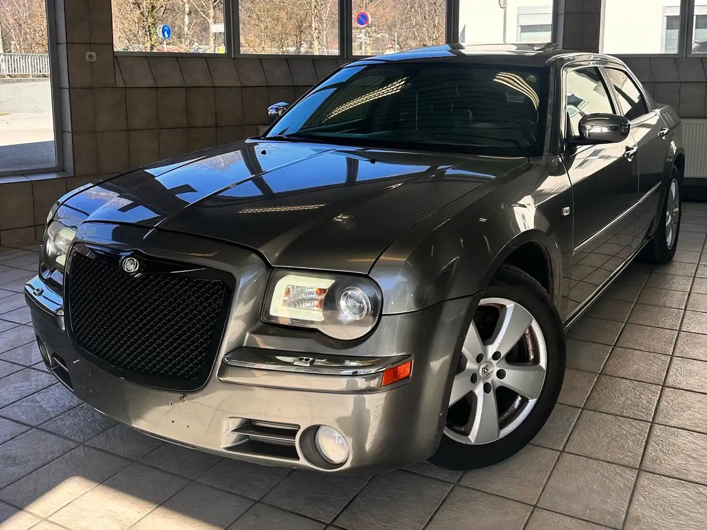 Chrysler 300C 3.0 CRD Gris - 1