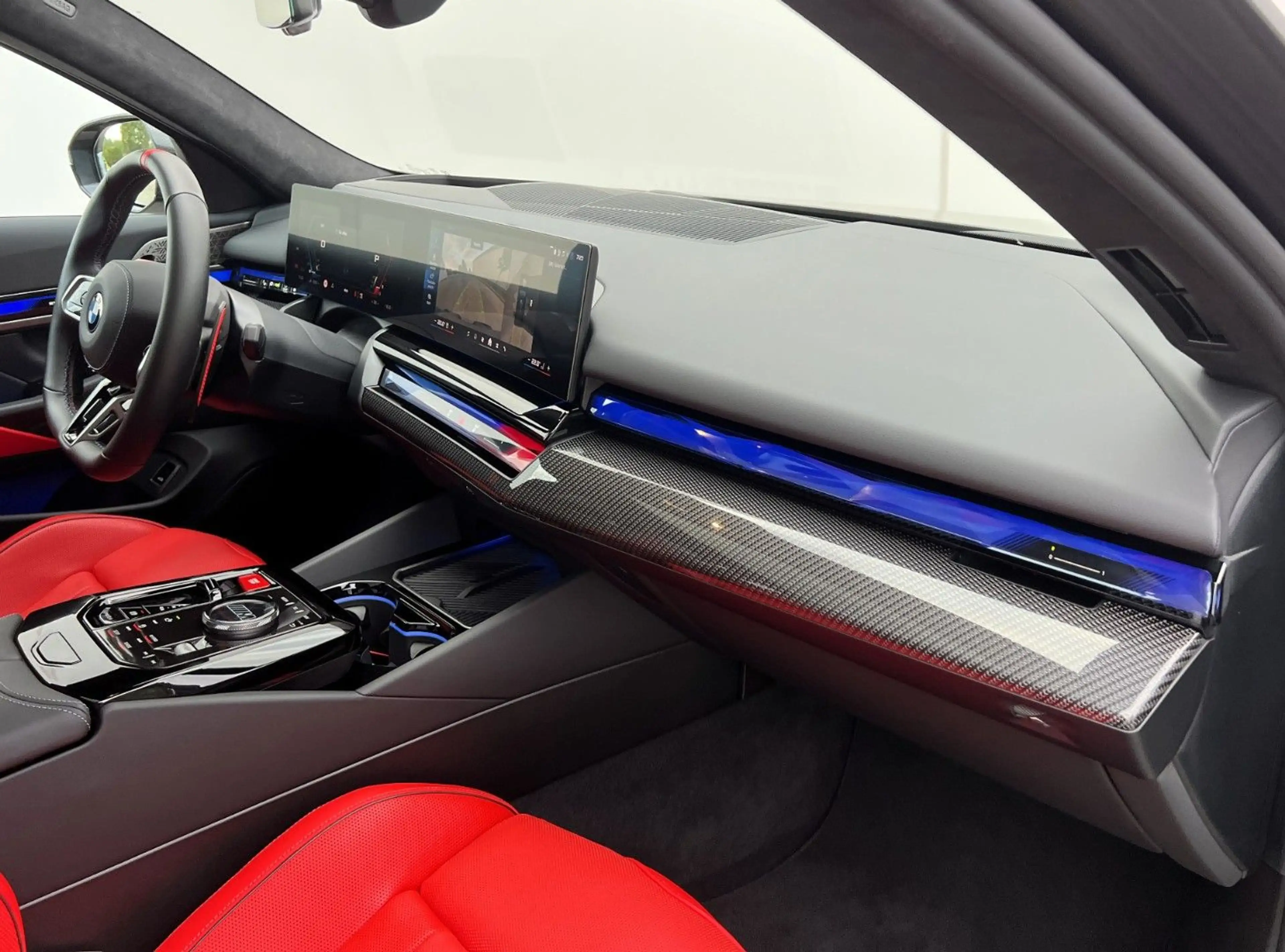 BMW M5 Touring °Frozen°Driving Prof.°Panorama° — photo 12