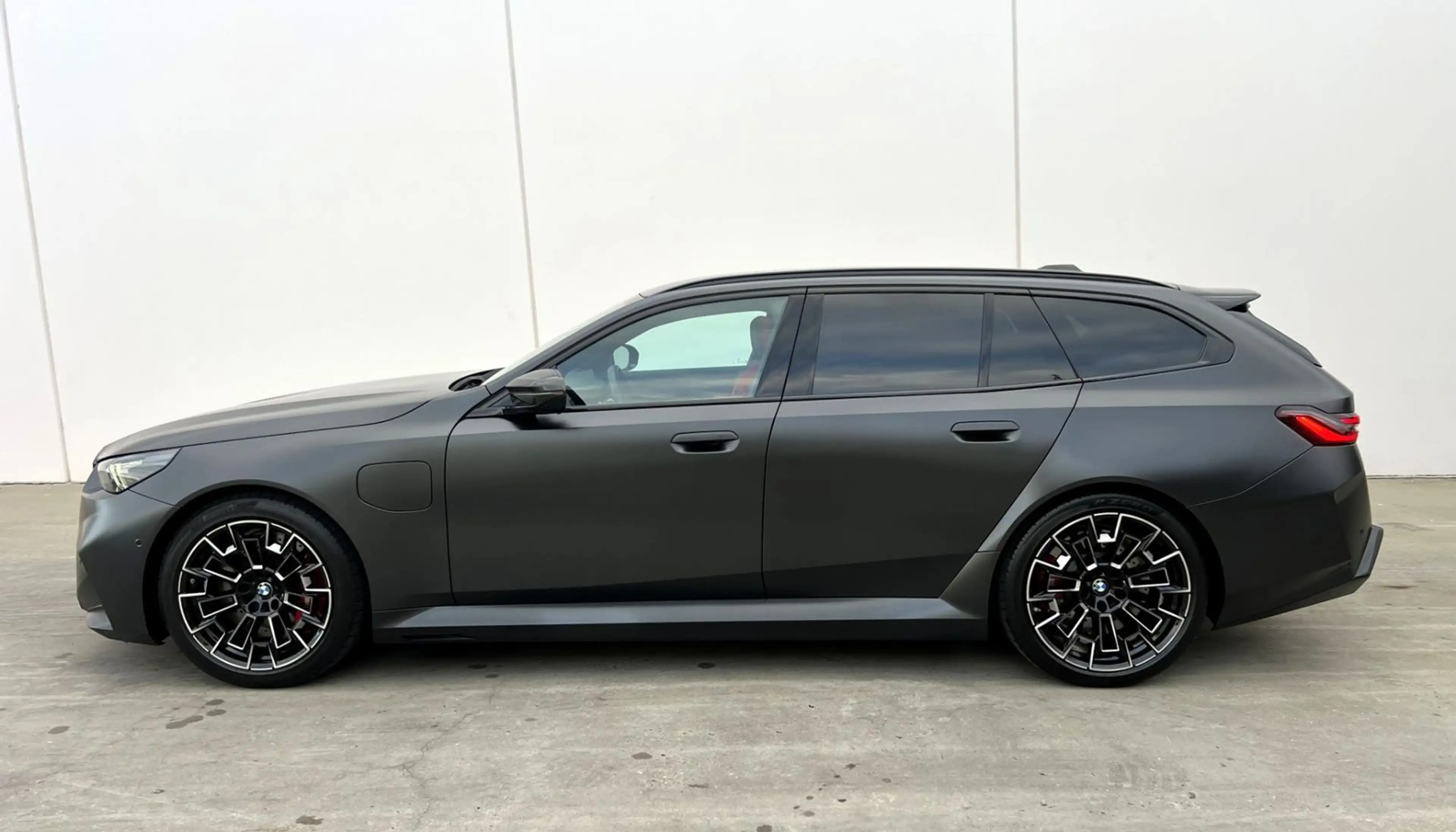 BMW M5 Touring °Frozen°Driving Prof.°Panorama° — photo 8