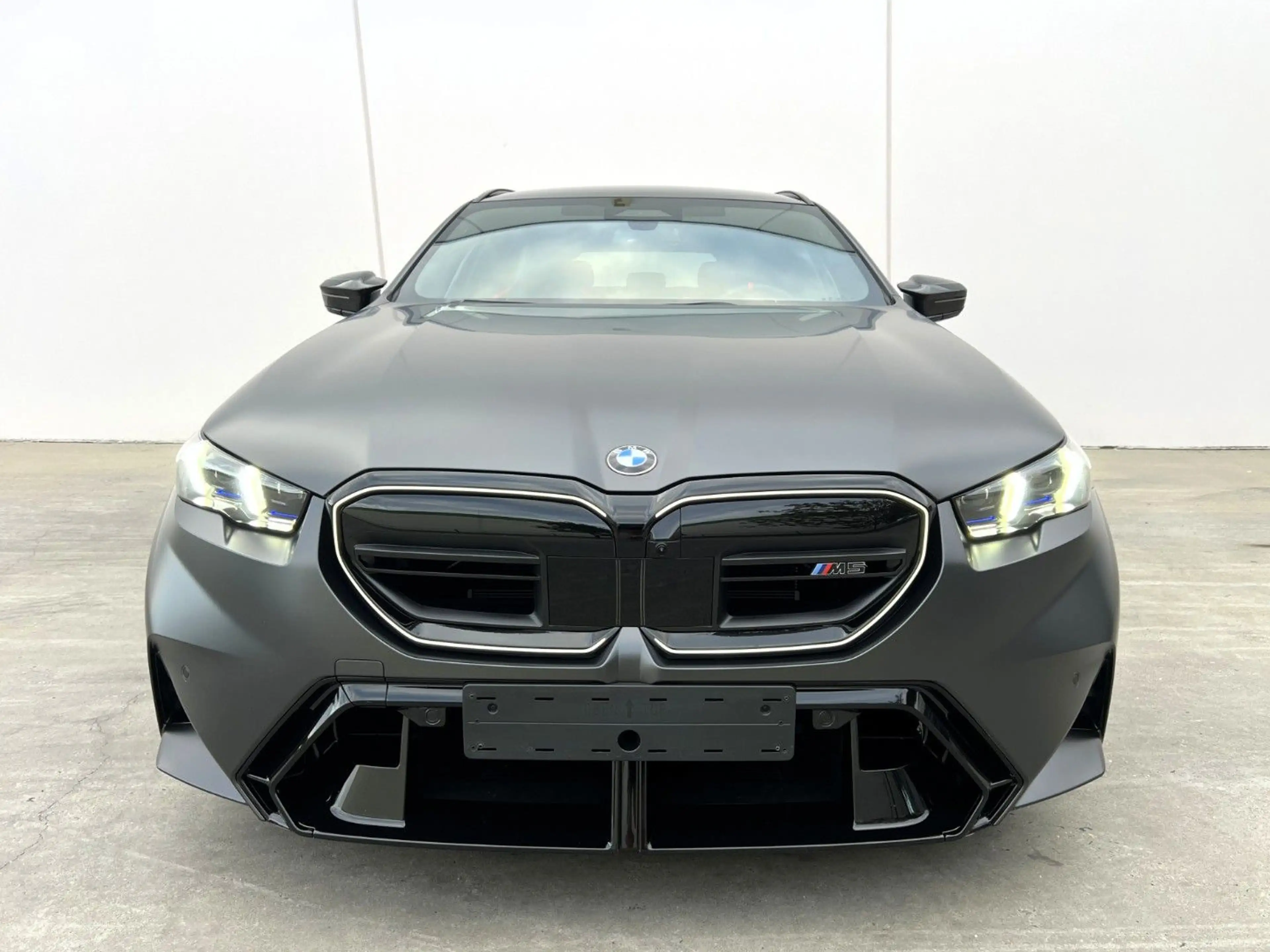 BMW M5 Touring °Frozen°Driving Prof.°Panorama° — photo 6