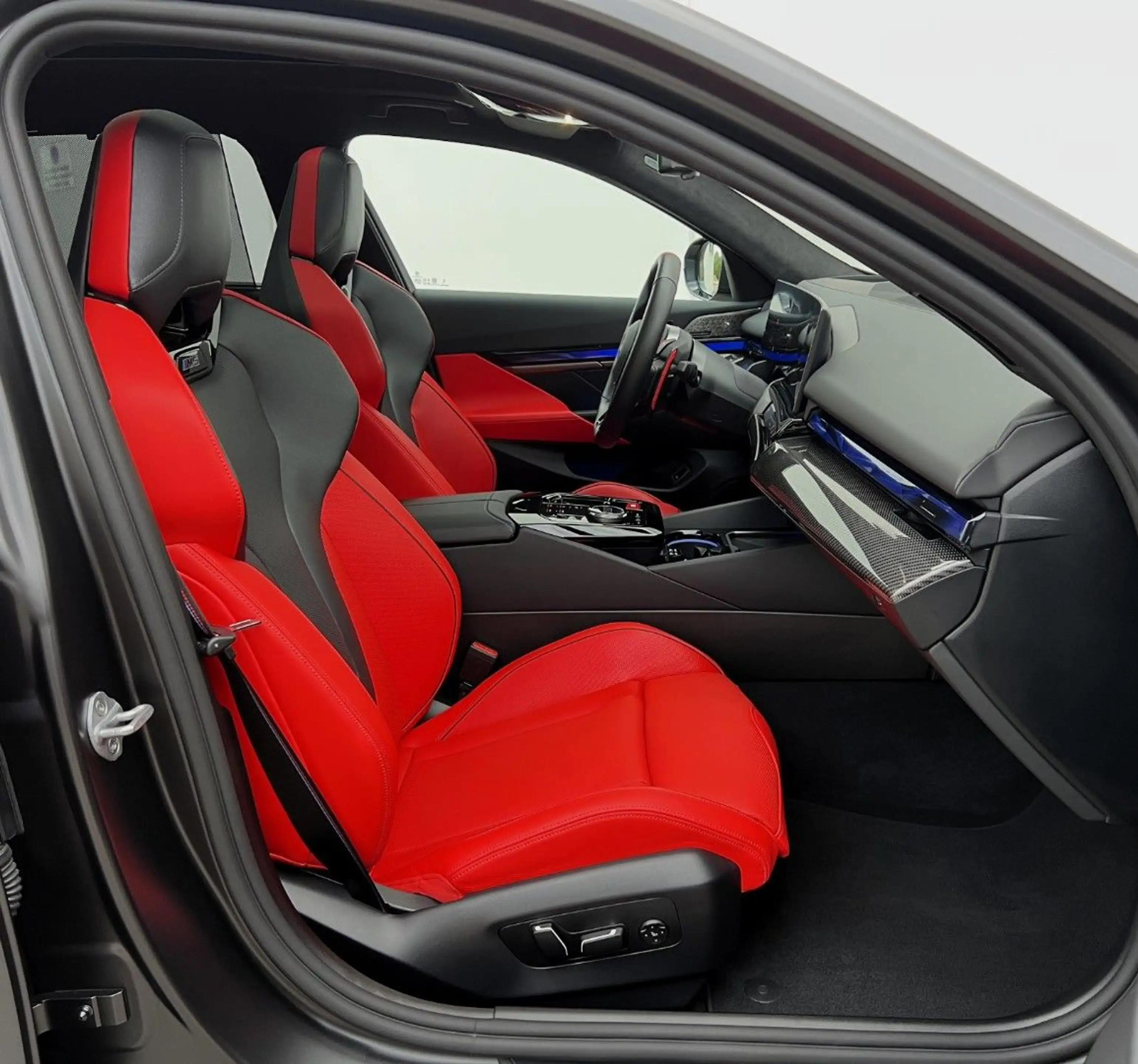 BMW M5 Touring °Frozen°Driving Prof.°Panorama° — photo 3