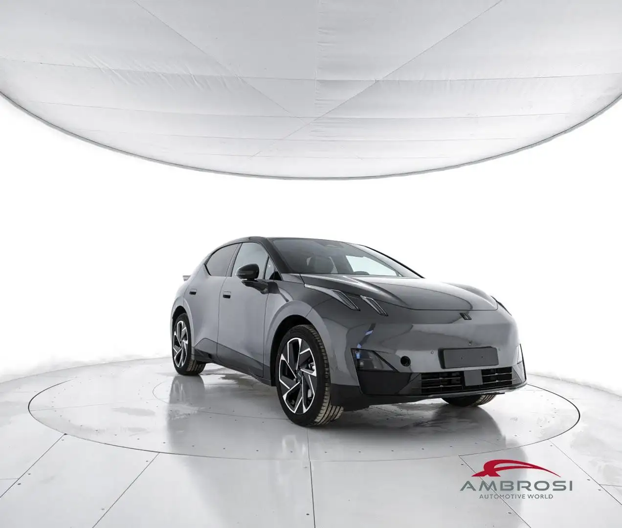 Lynk & Co 02 CORE Grau - 2