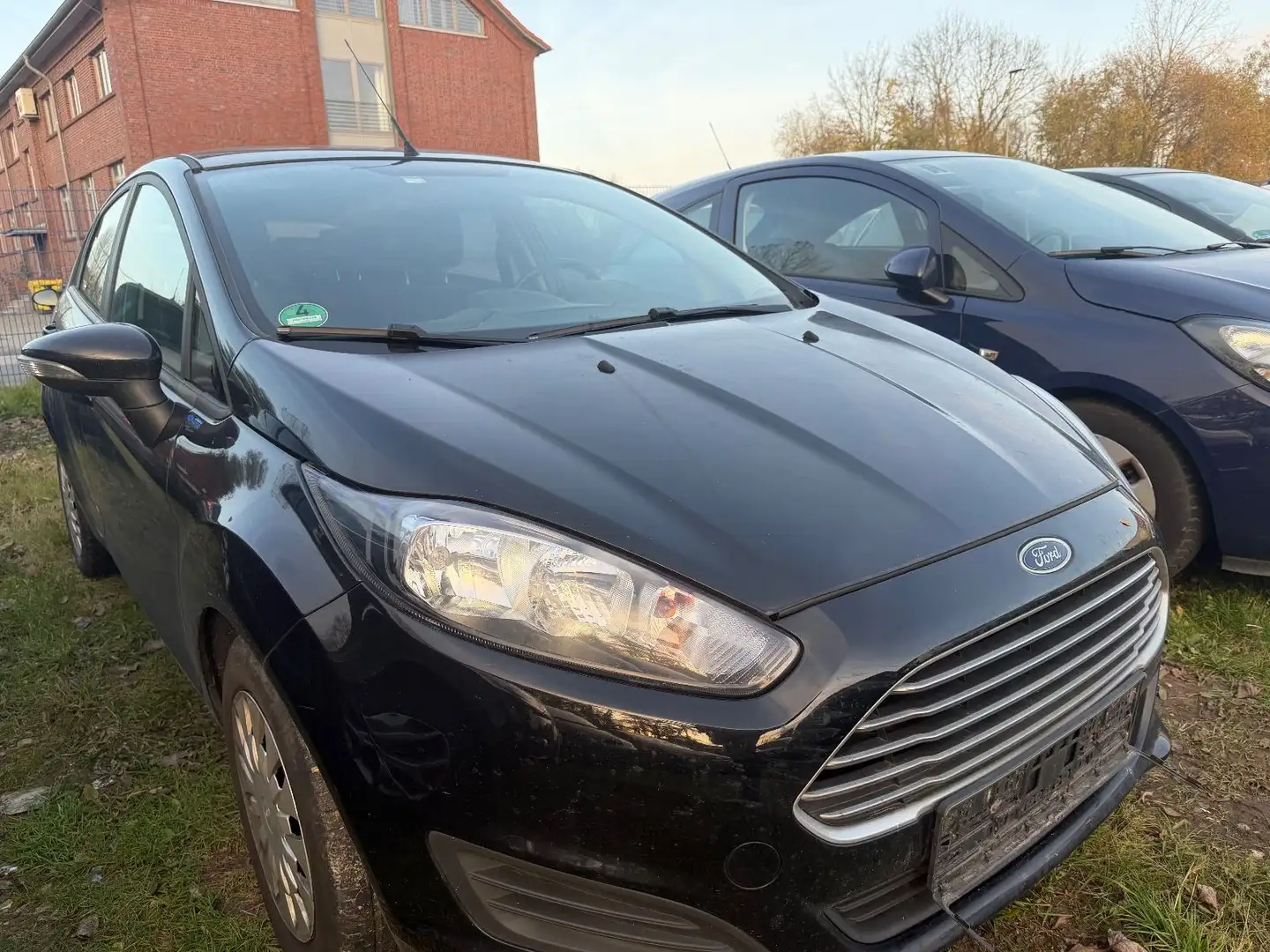 Ford Fiesta 1,6 Diesel 1 Hand Schwarz - 2