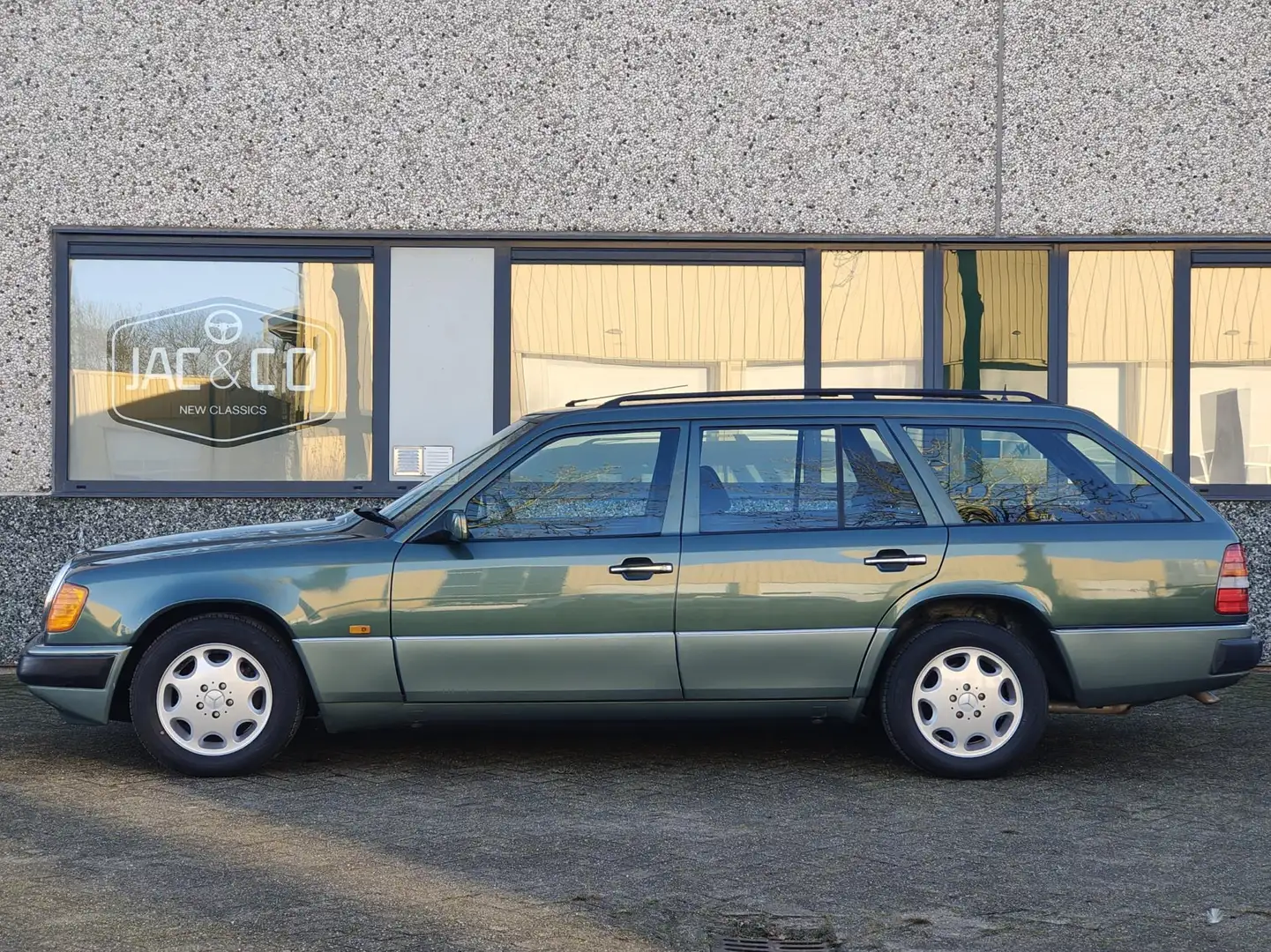 Mercedes-Benz E 200 (W124) Combi TE Grün - 2