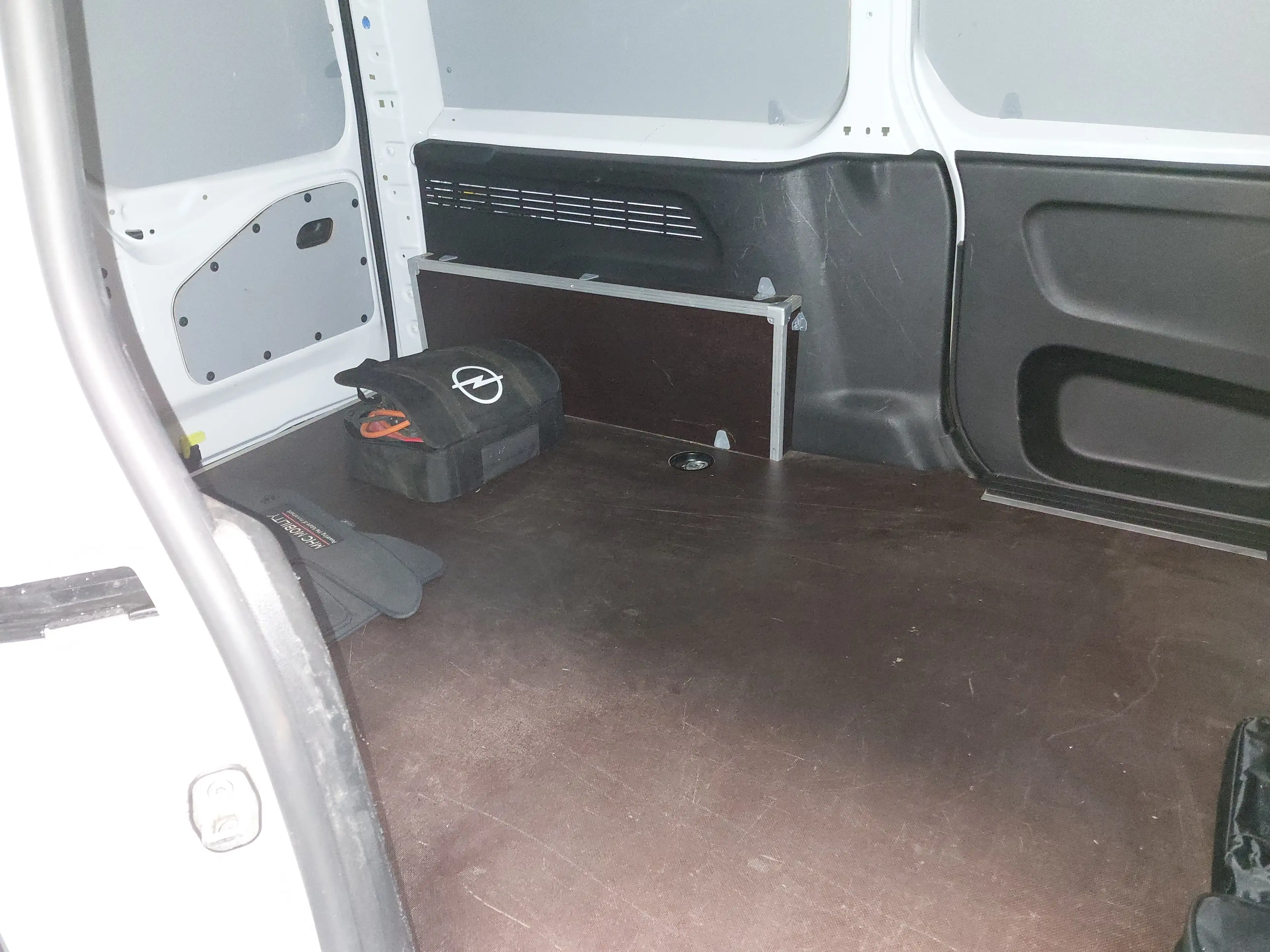 Opel Combo-e Cargo Carplay PDC BT — photo 11