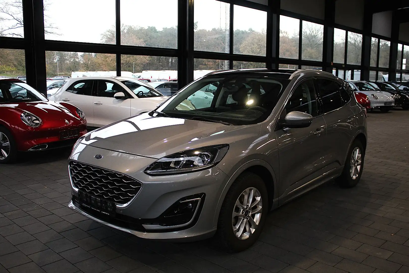 Ford Kuga Vignale / Allrad / Pano/ AHK-schwenkbar Argent - 1