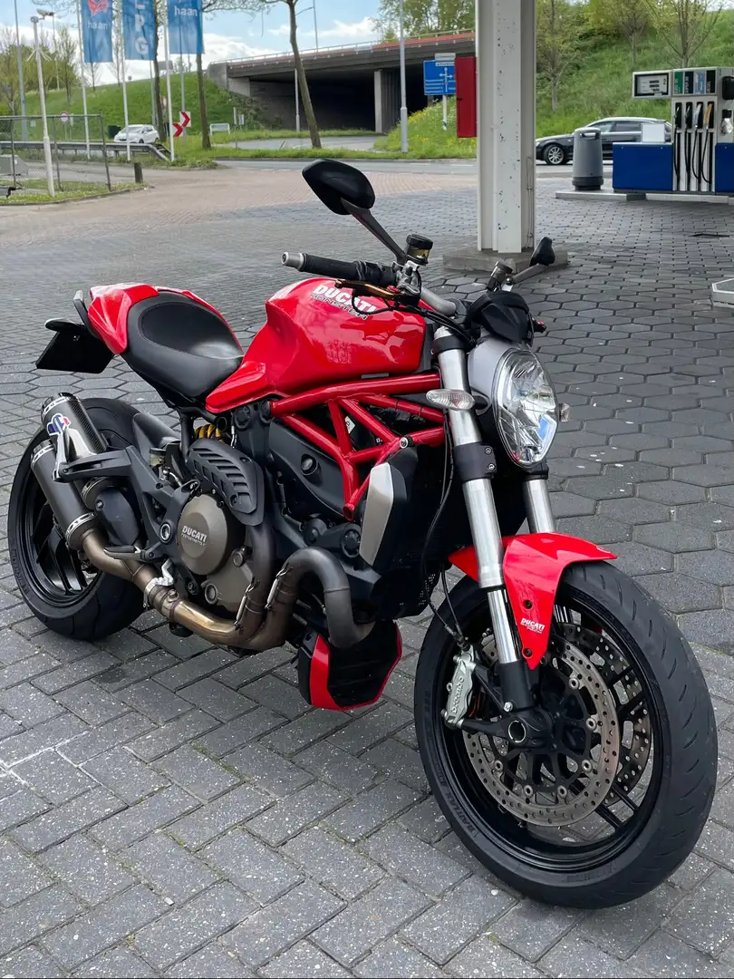 Ducati Monster 1200 Červená - 1
