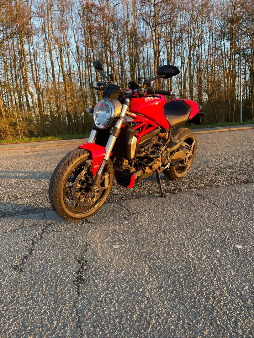 Ducati Monster 1200 Red - 2