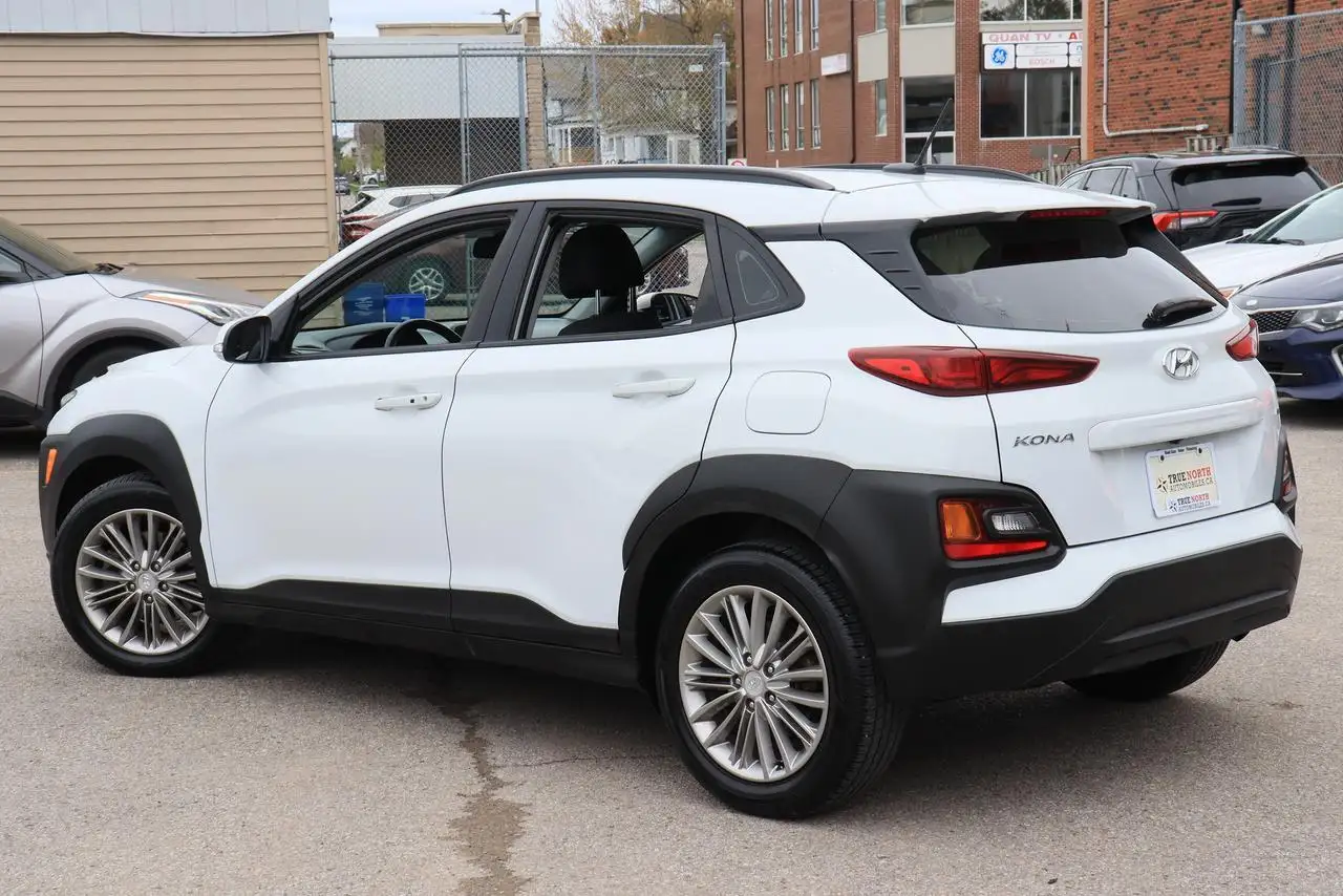 Hyundai KONA снимка Hyundai KONA