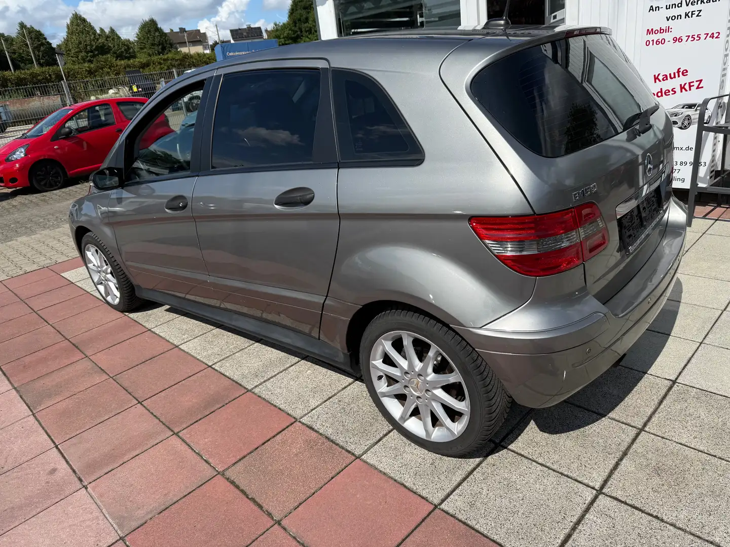 Mercedes-Benz B 150 Automatik Grau - 2