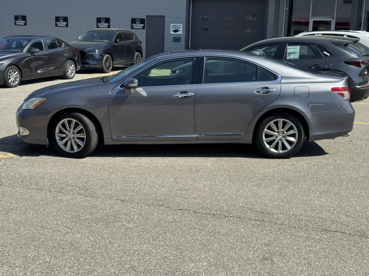 Lexus ES снимка Lexus ES