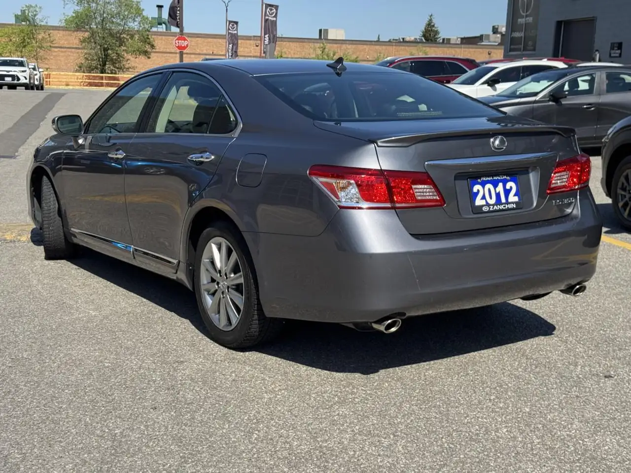 Lexus ES снимка Lexus ES