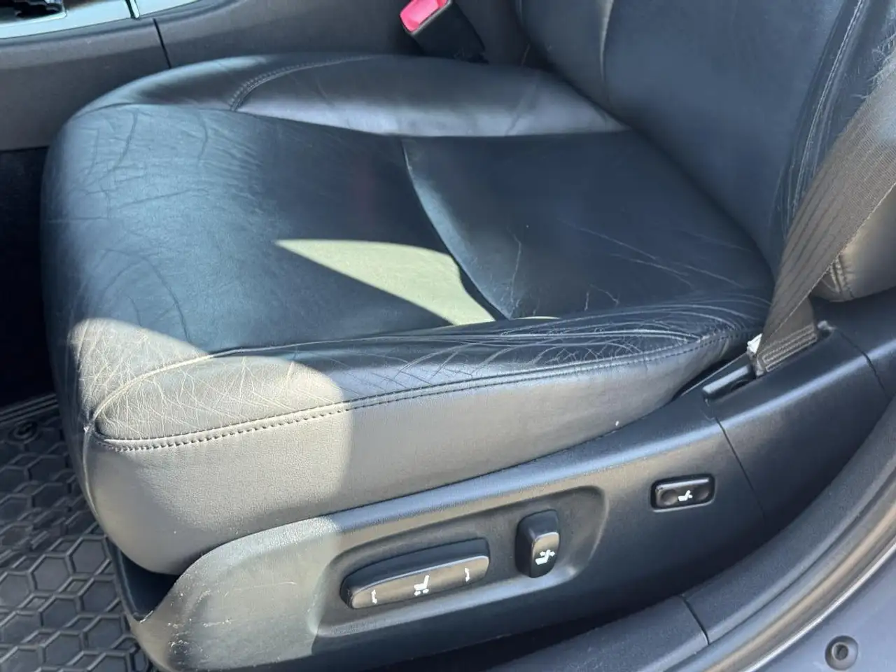 Lexus ES снимка Lexus ES