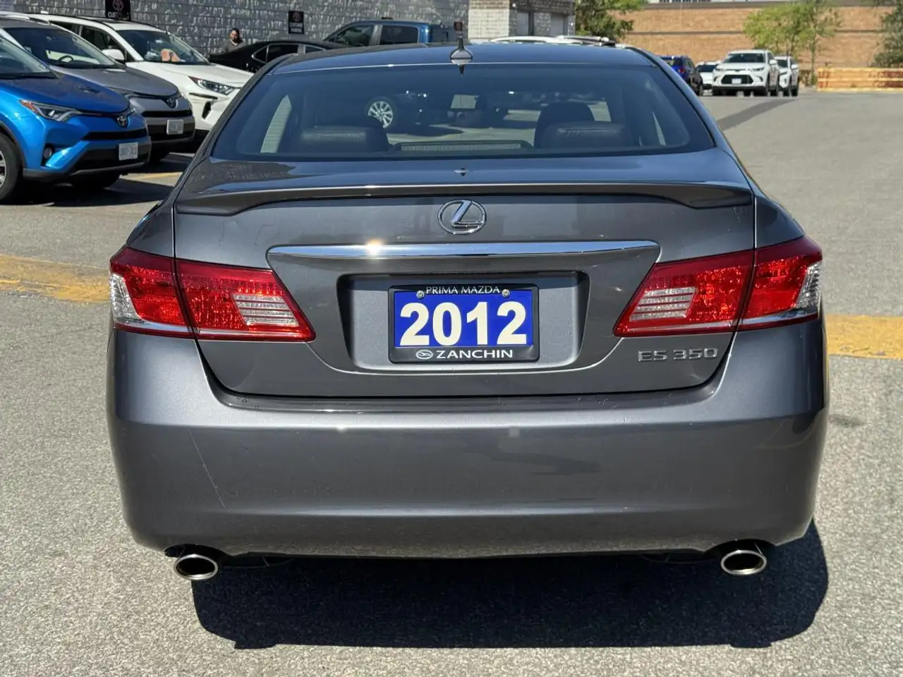 Lexus ES снимка Lexus ES