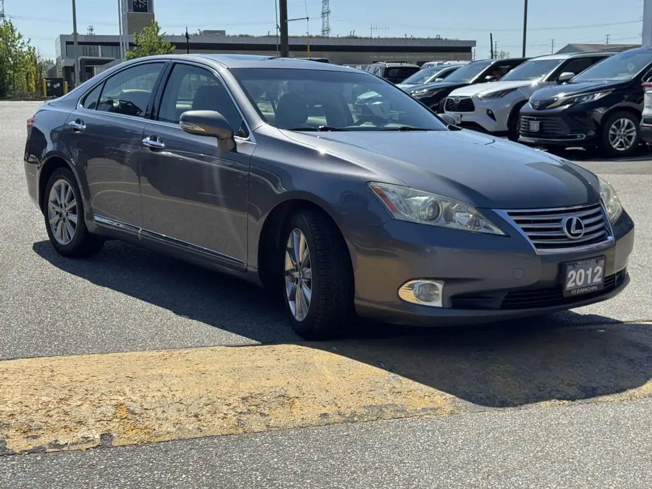 Lexus ES снимка Lexus ES
