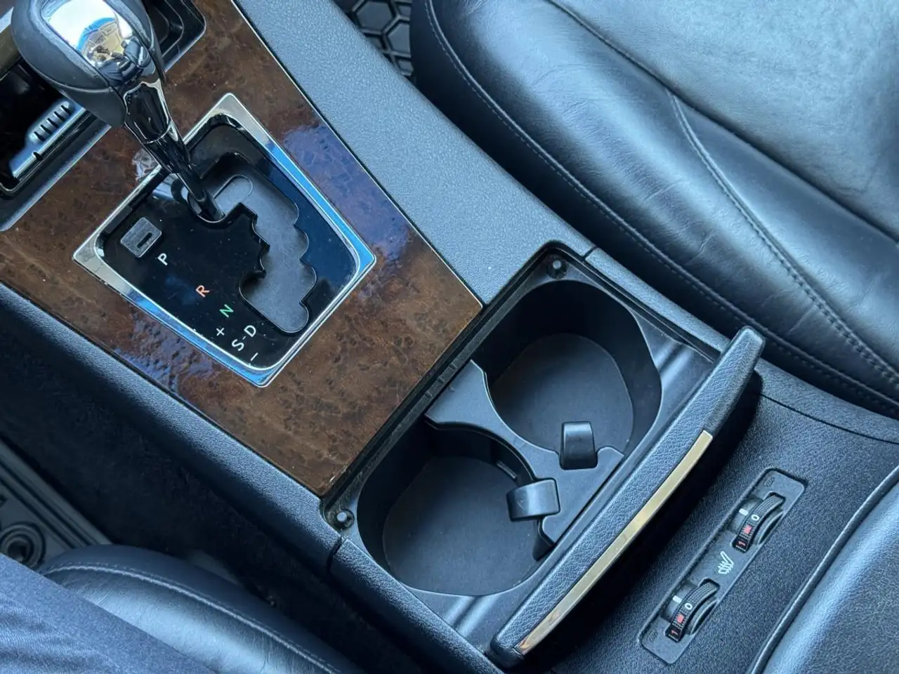 Lexus ES снимка Lexus ES