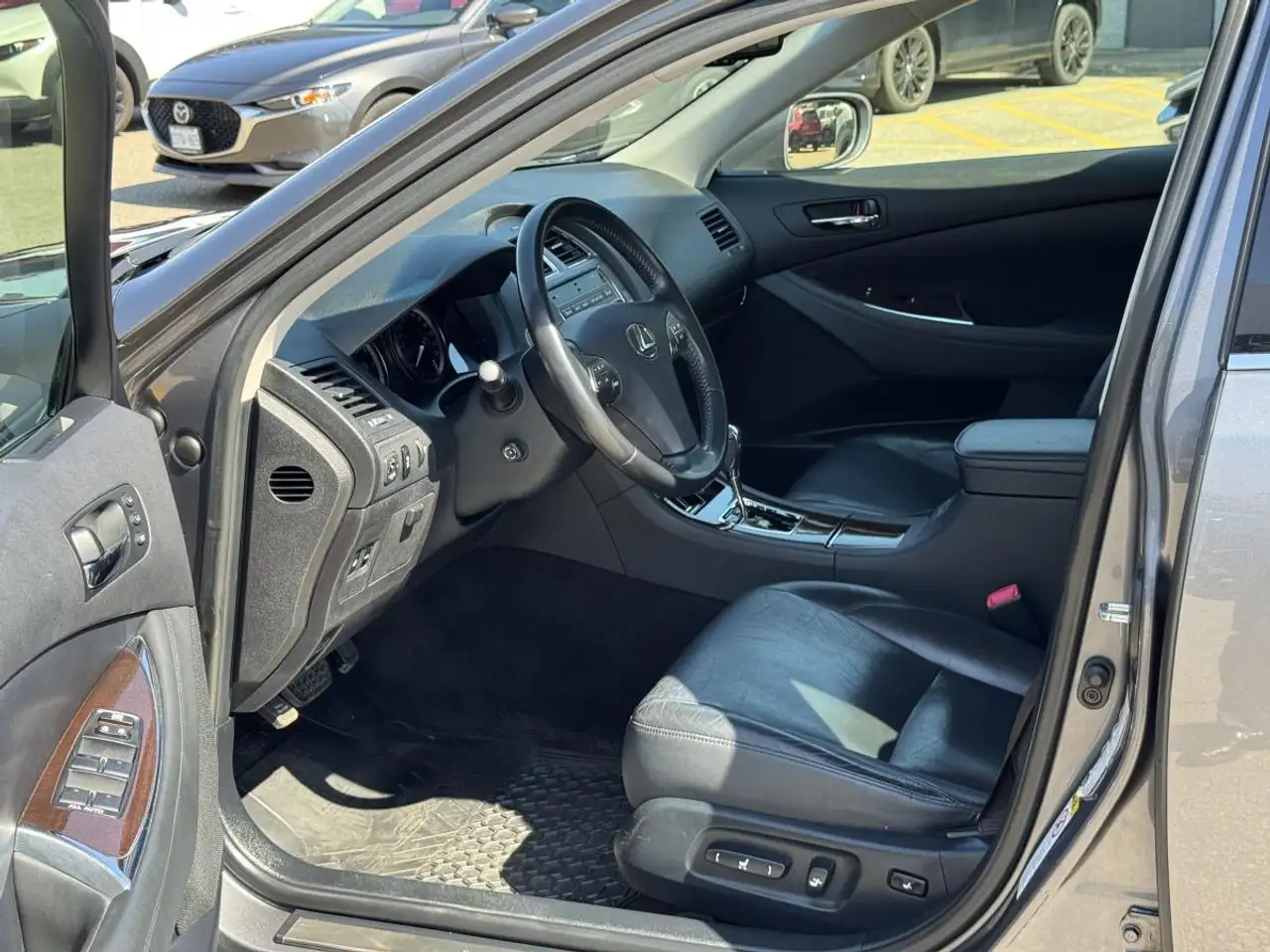 Lexus ES снимка Lexus ES
