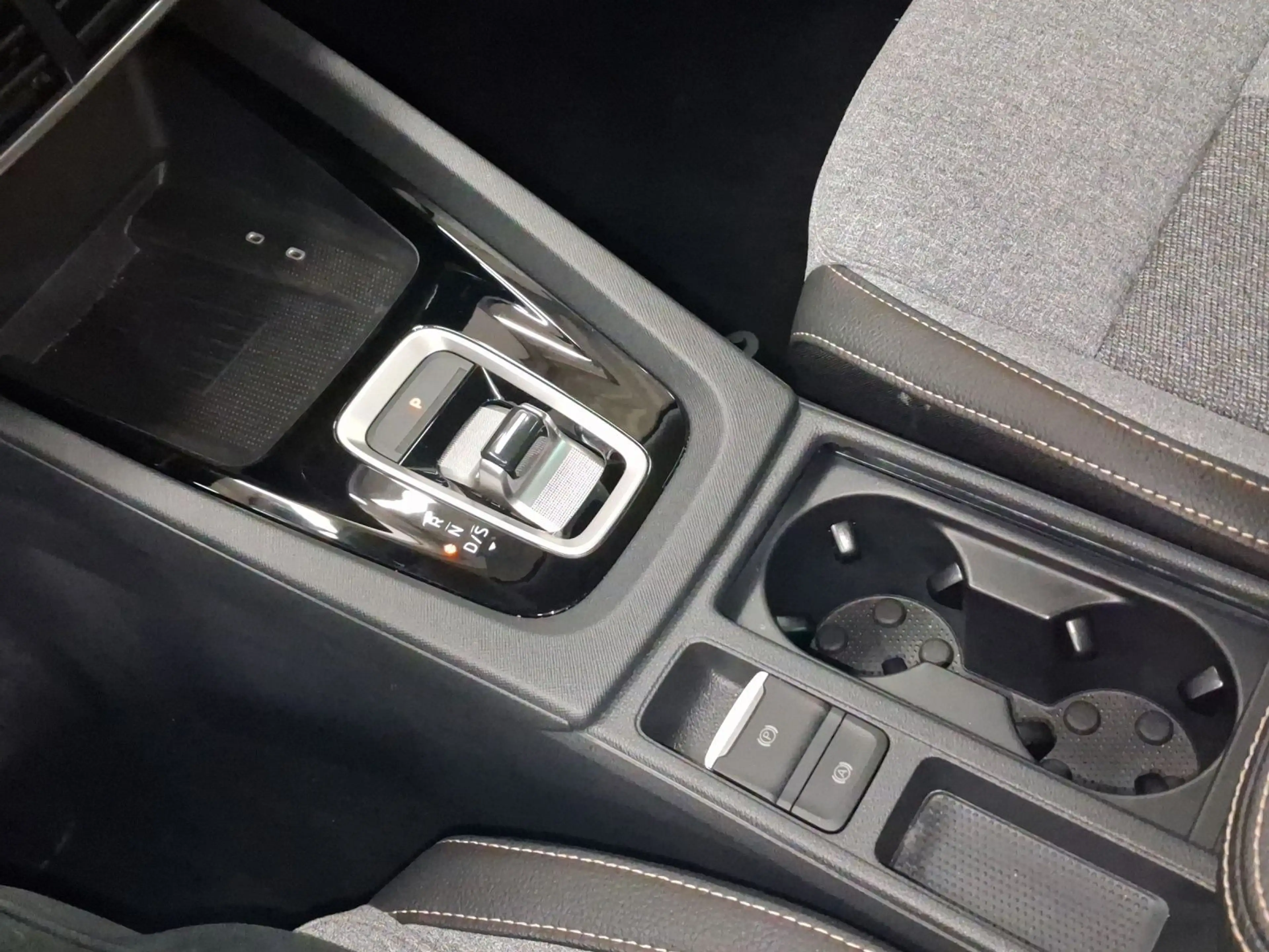 Skoda Octavia Combi 2.0 TDI DSG TOUR NAVI AREA-VIEW AC — photo 11