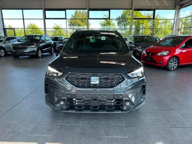 SEAT Arona view 2