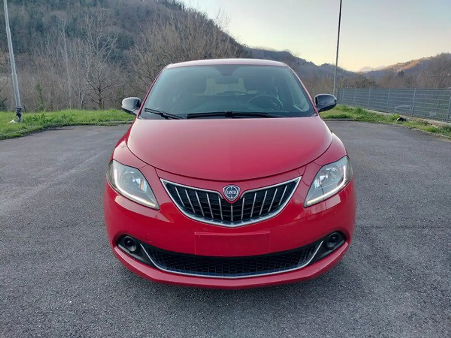 Lancia Ypsilon 1.0 FireFly 5 porte S&S Hybrid Silver GPL!! Rosso - 2