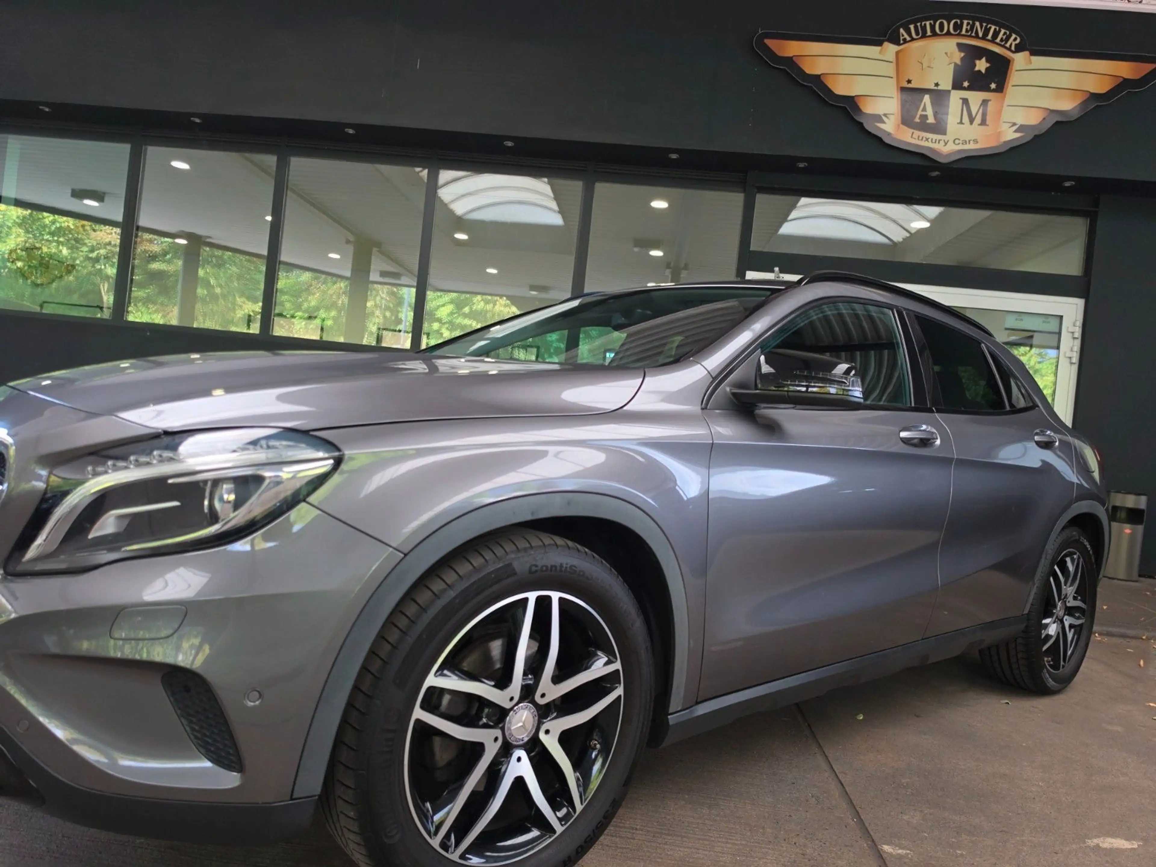 Mercedes-Benz GLA 180 Urban Night/Metallic/Navi/PARK/LM-18" — photo 5