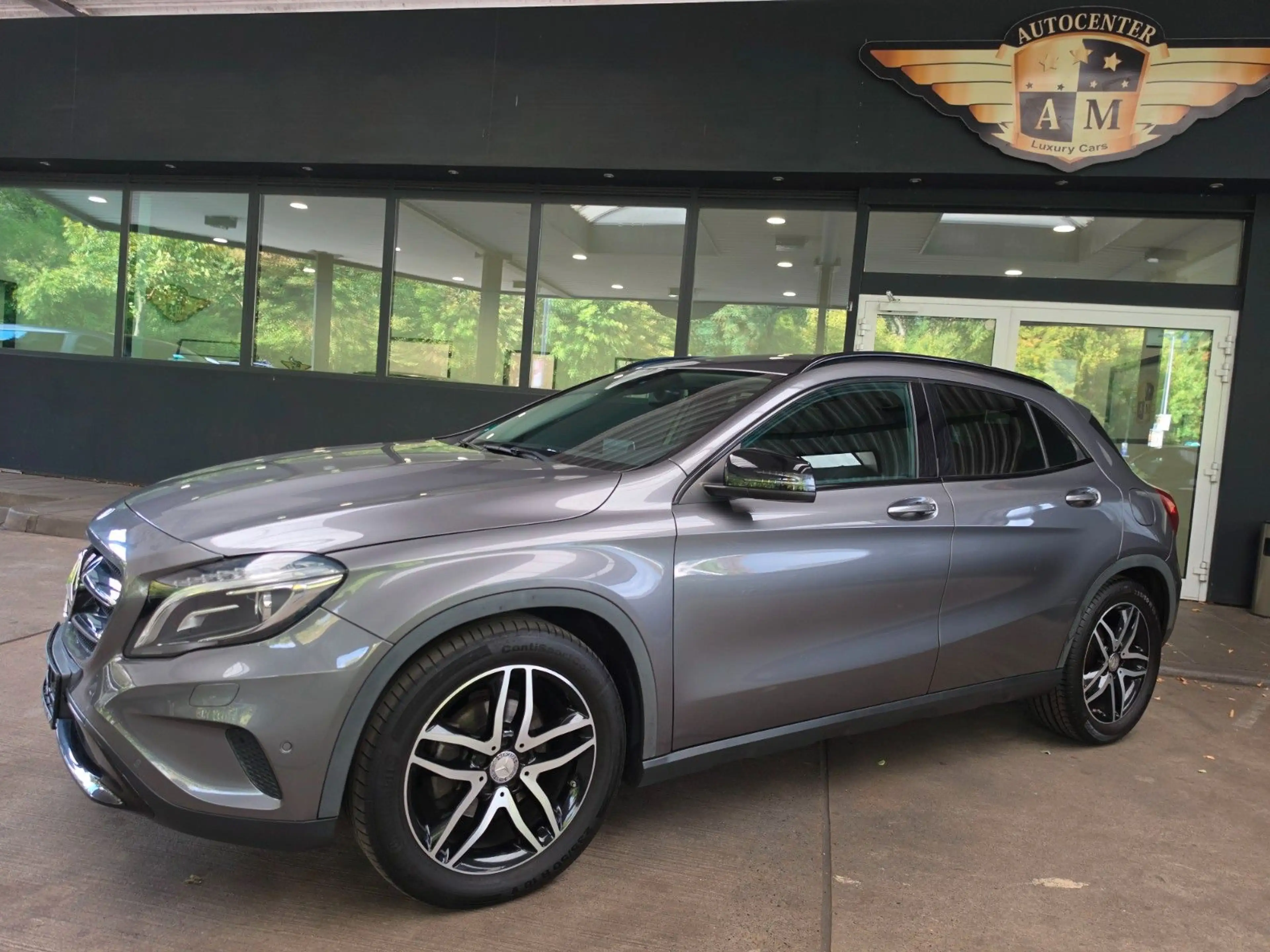 Mercedes-Benz GLA 180 Urban Night/Metallic/Navi/PARK/LM-18" — photo 2