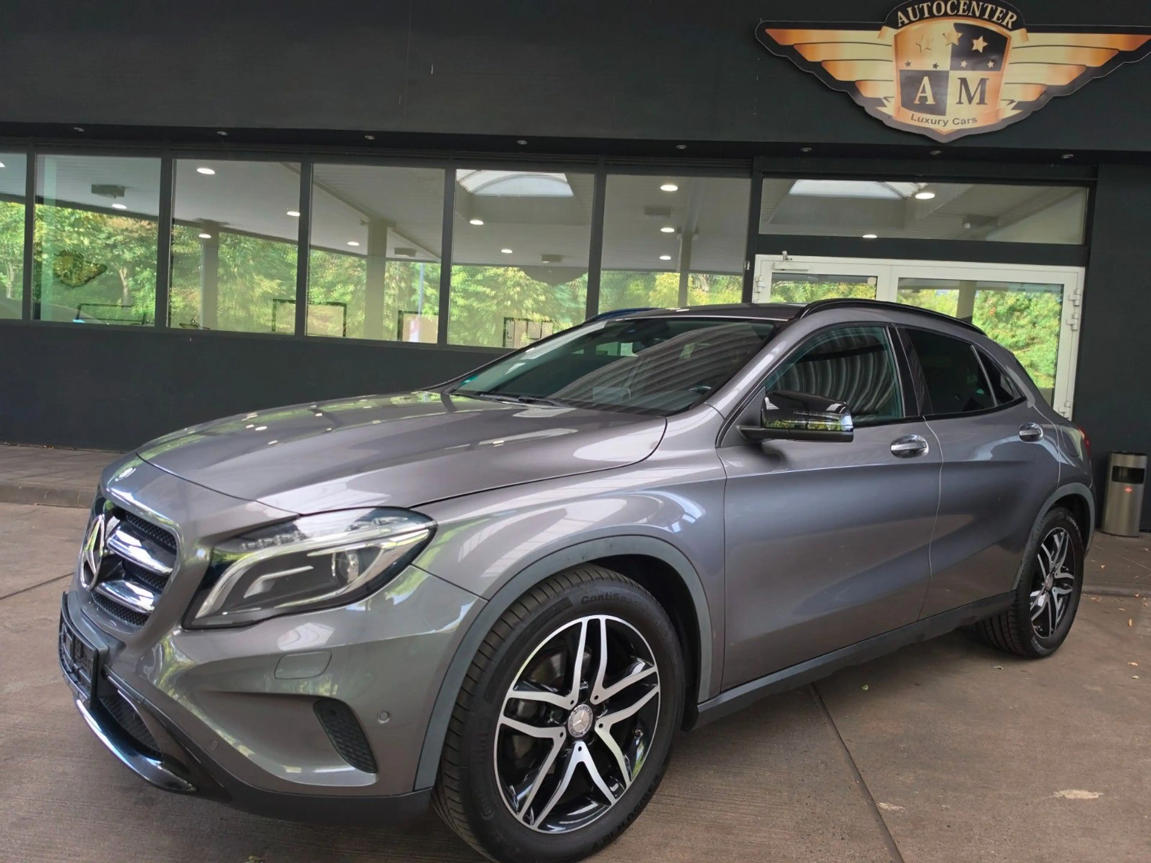 Mercedes-Benz GLA 180 Urban Night/Metallic/Navi/PARK/LM-18"