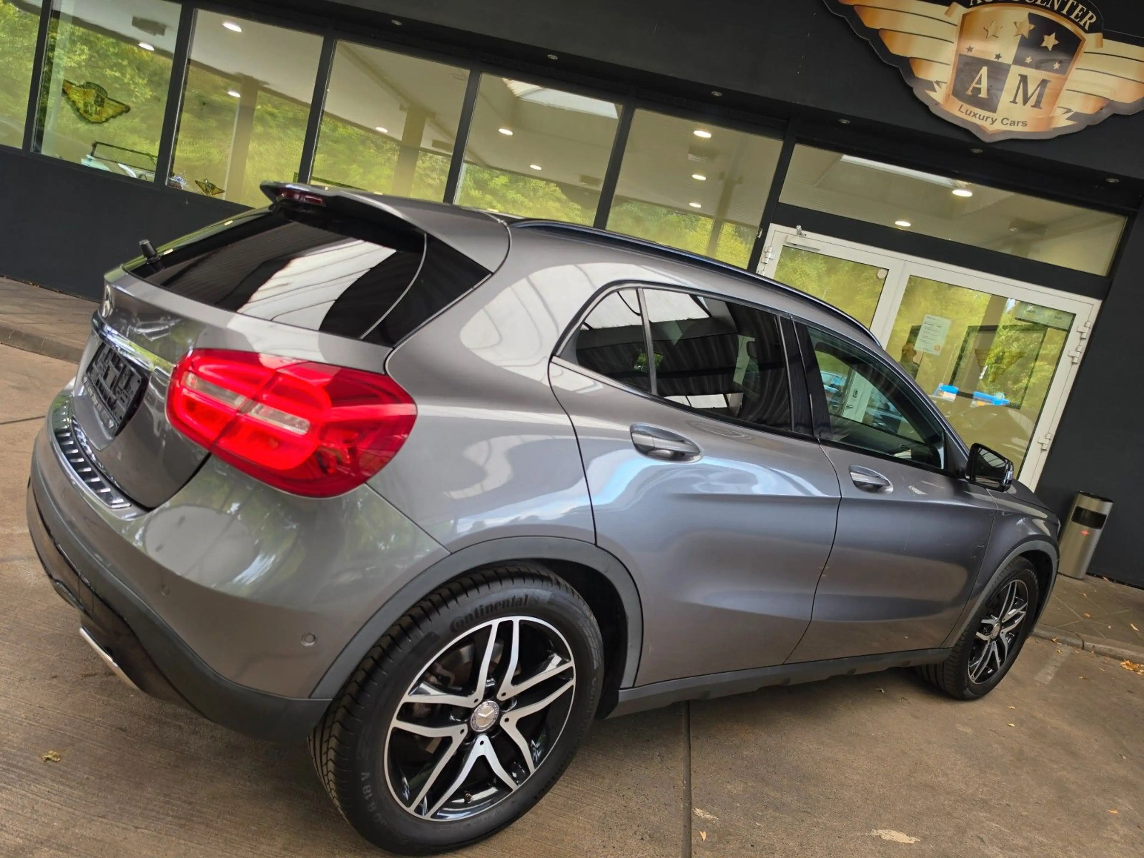Mercedes-Benz GLA 180 Urban Night/Metallic/Navi/PARK/LM-18" — photo 12