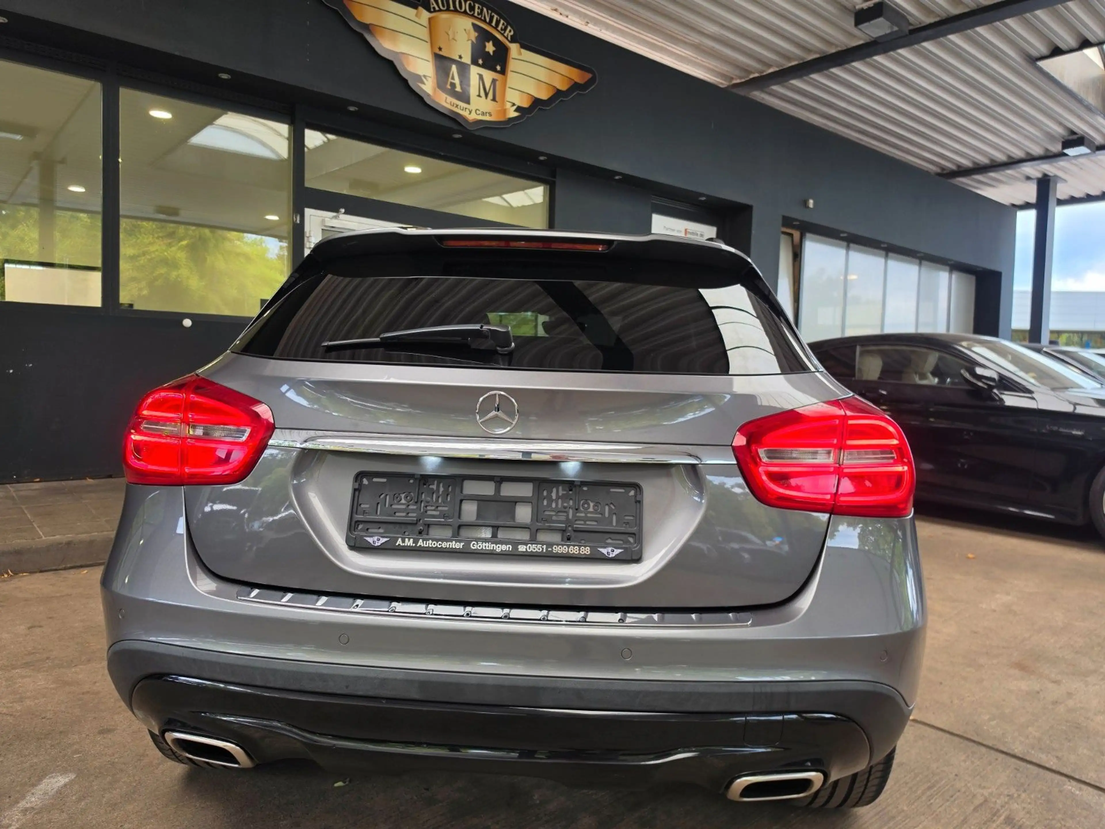Mercedes-Benz GLA 180 Urban Night/Metallic/Navi/PARK/LM-18" — photo 14