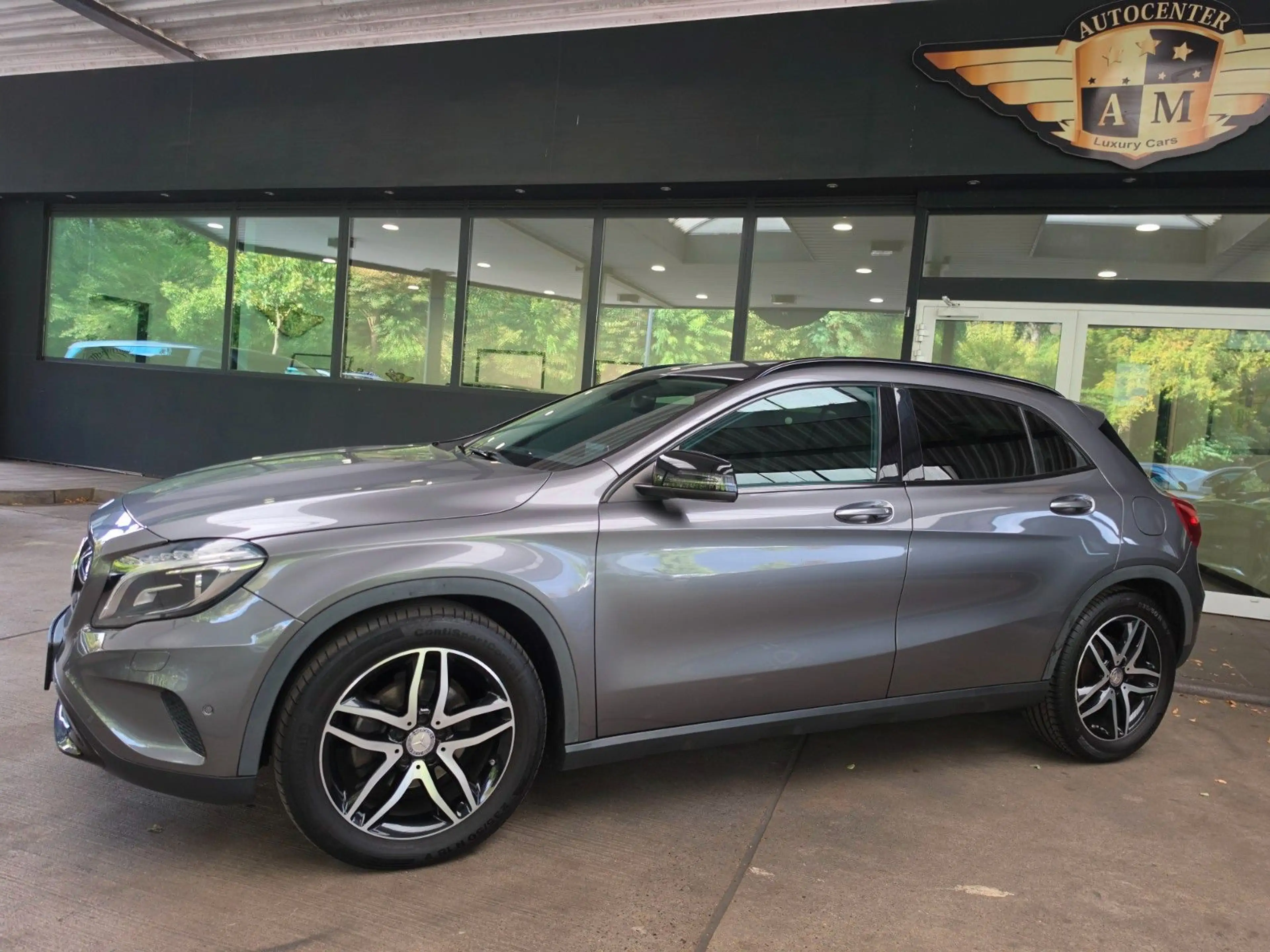 Mercedes-Benz GLA 180 Urban Night/Metallic/Navi/PARK/LM-18" — photo 3