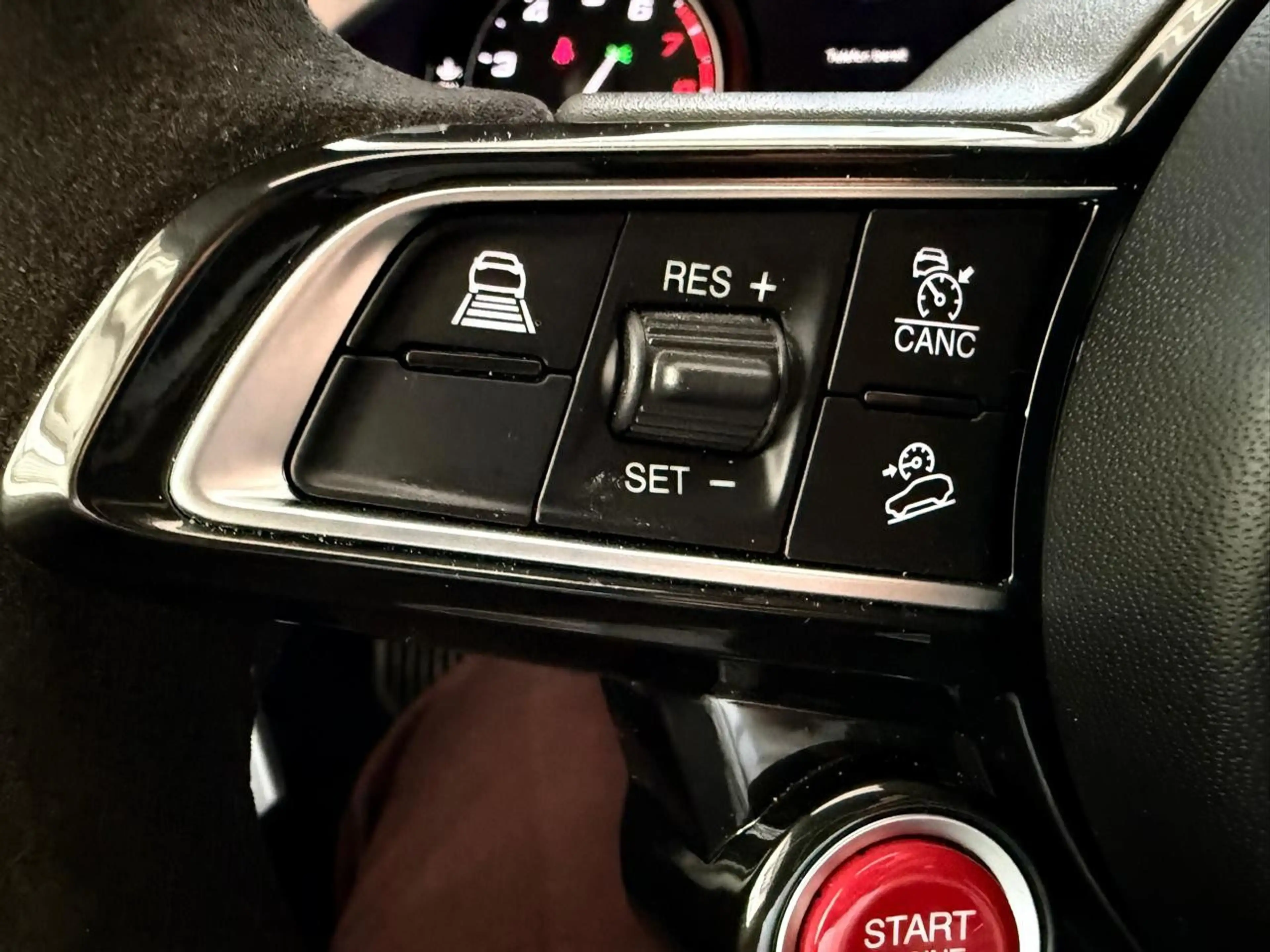 Alfa Romeo Stelvio Quadrifoglio Q4 — photo 19