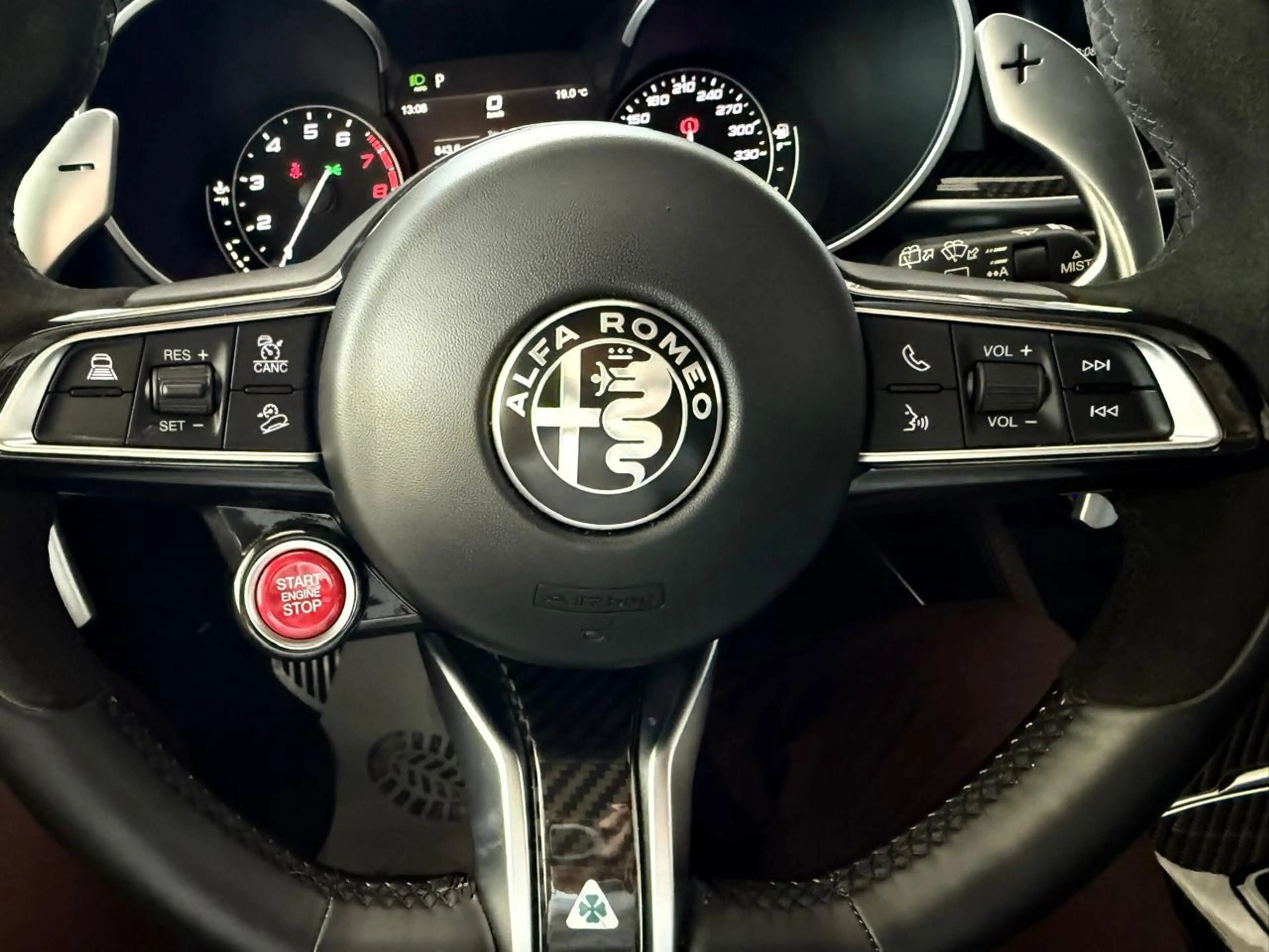 Alfa Romeo Stelvio Quadrifoglio Q4 — photo 21