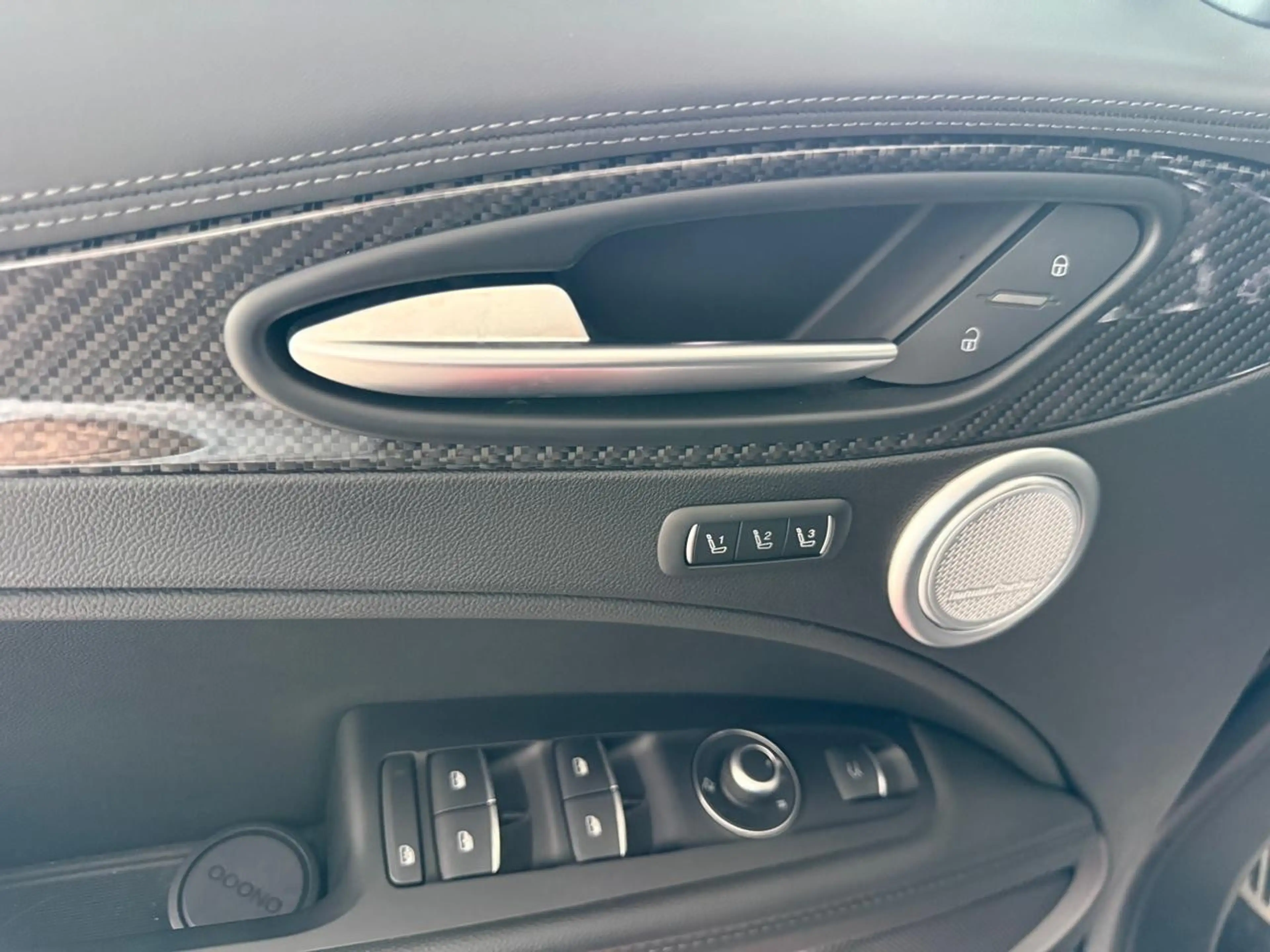 Alfa Romeo Stelvio Quadrifoglio Q4 — photo 12