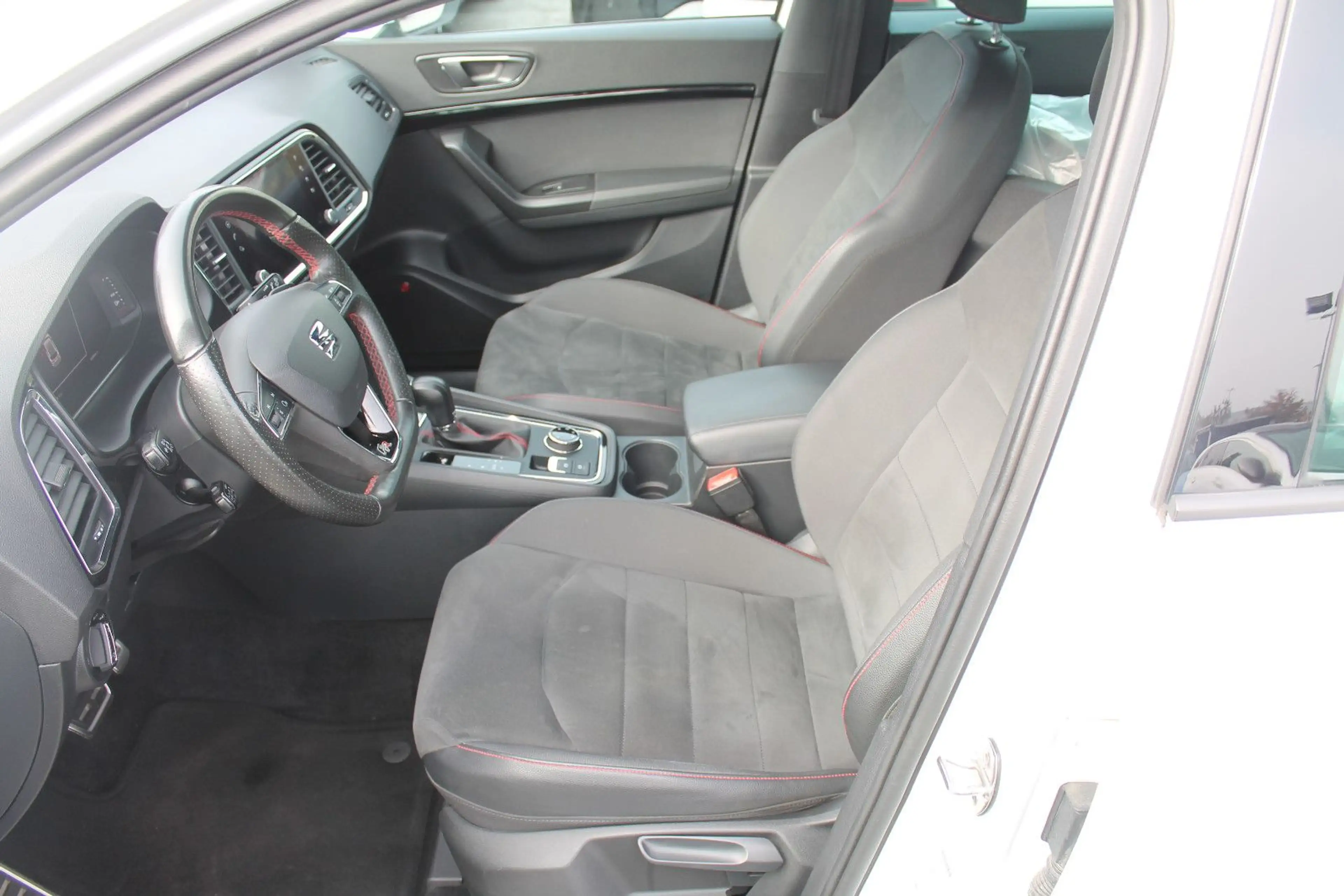 SEAT Ateca FR 4Drive DSG, AHK, LED, Navi, 360°Kamera — photo 10