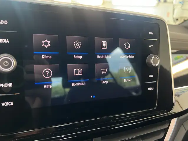 Volkswagen T-Roc view 12