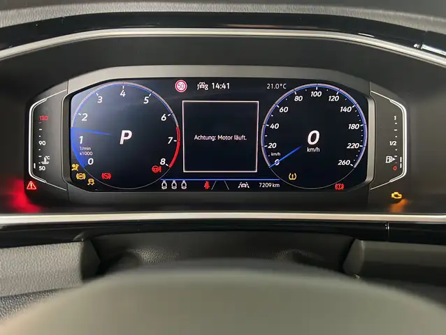Volkswagen T-Roc view 6