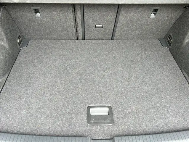 Volkswagen T-Roc view 15