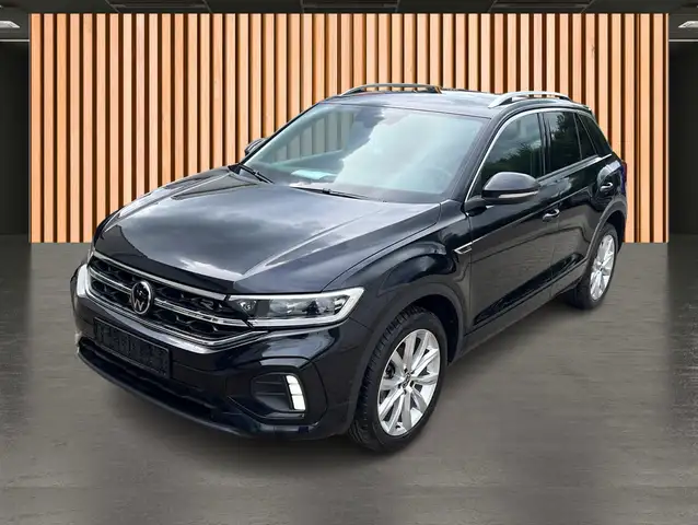 Volkswagen T-Roc view 2
