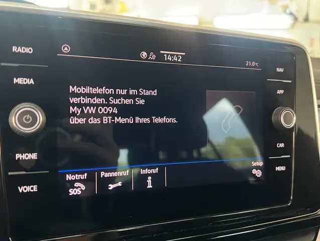Volkswagen T-Roc view 10