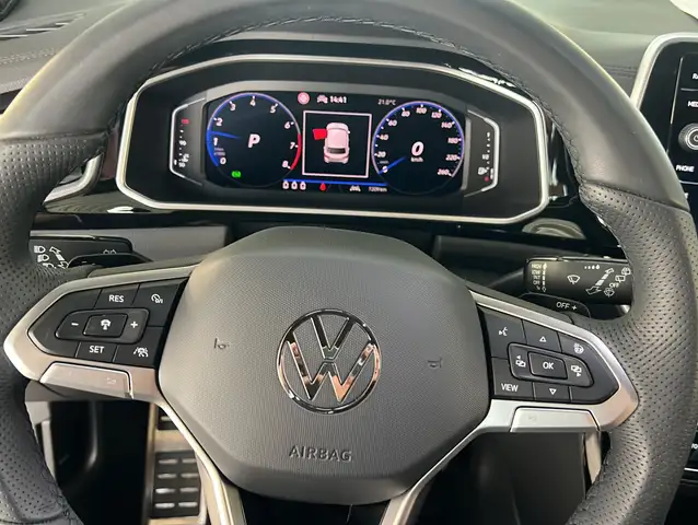 Volkswagen T-Roc view 7