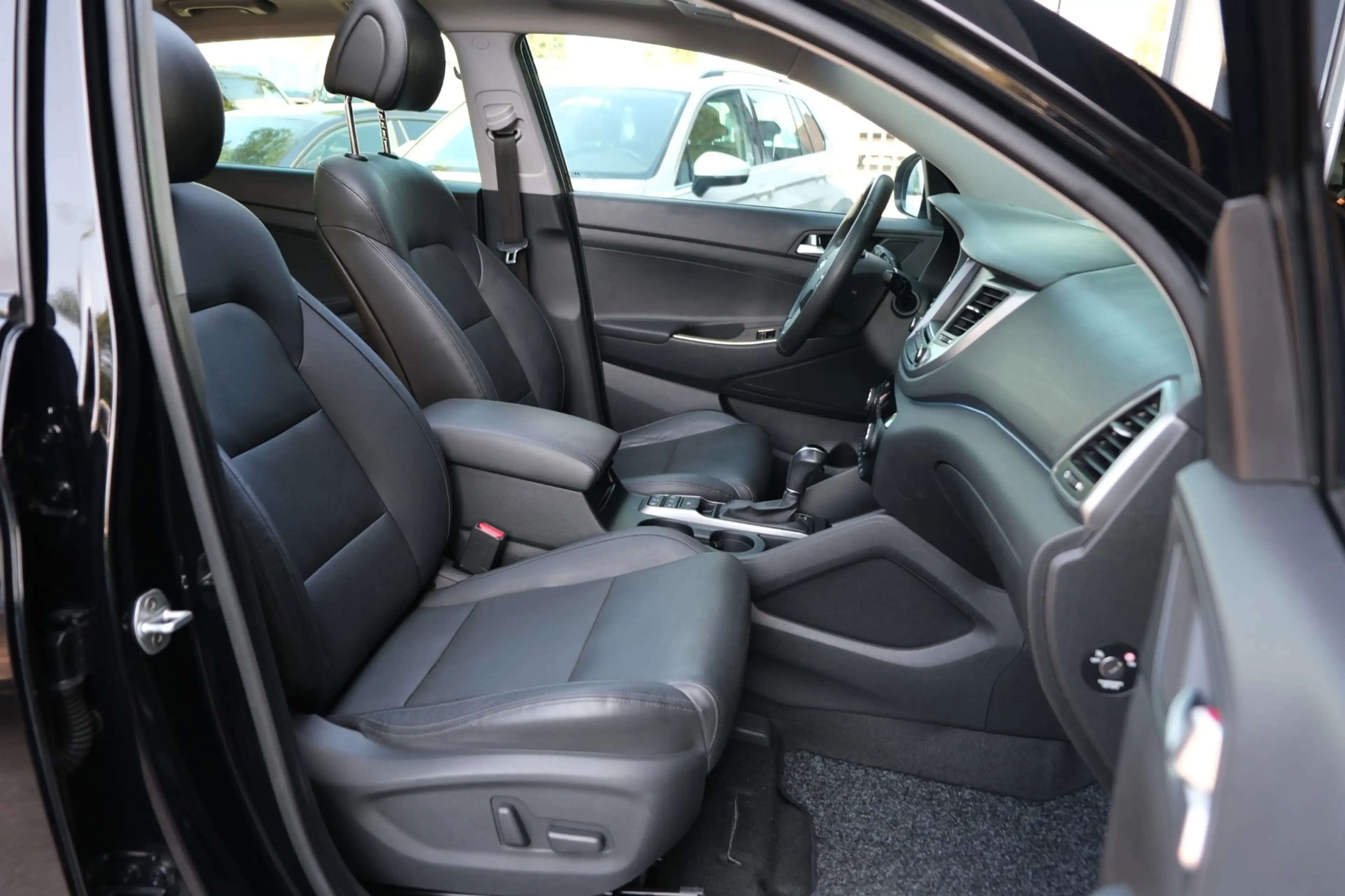 Hyundai TUCSON 1.6 T-GDi 4WD *PANORAMADAK* Leder/Afn. Trekhaak/Na — photo 9