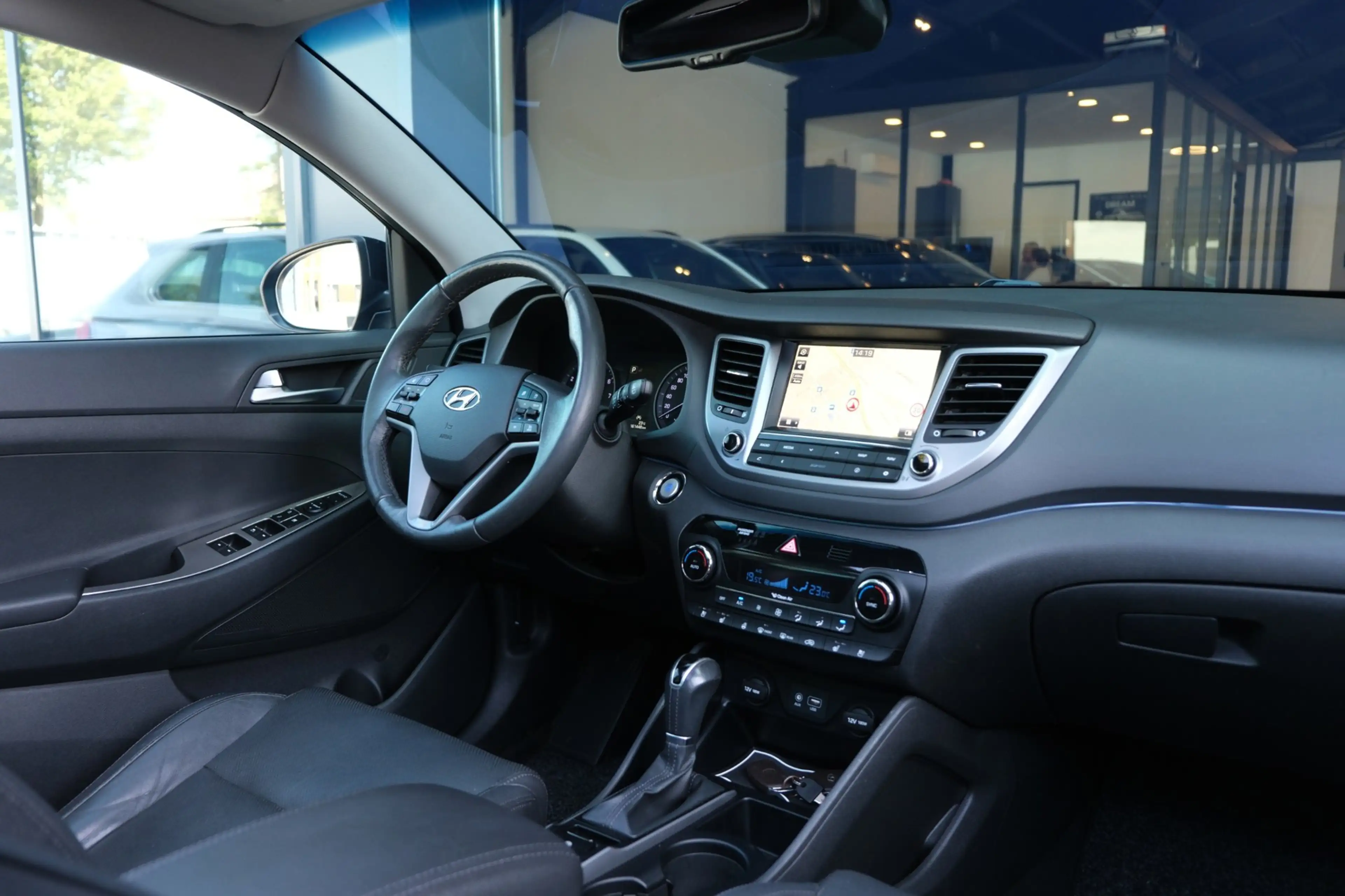 Hyundai TUCSON 1.6 T-GDi 4WD *PANORAMADAK* Leder/Afn. Trekhaak/Na — photo 2