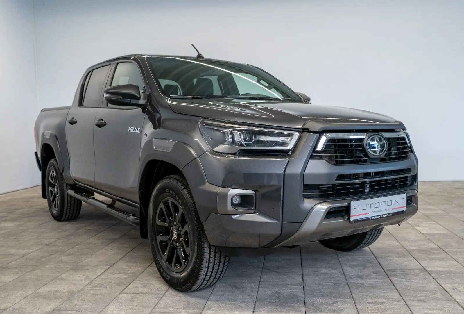 Toyota Hilux 2.8D4-D INVINCIBLE °AHK°Assistenz°Rollo° Grau - 2