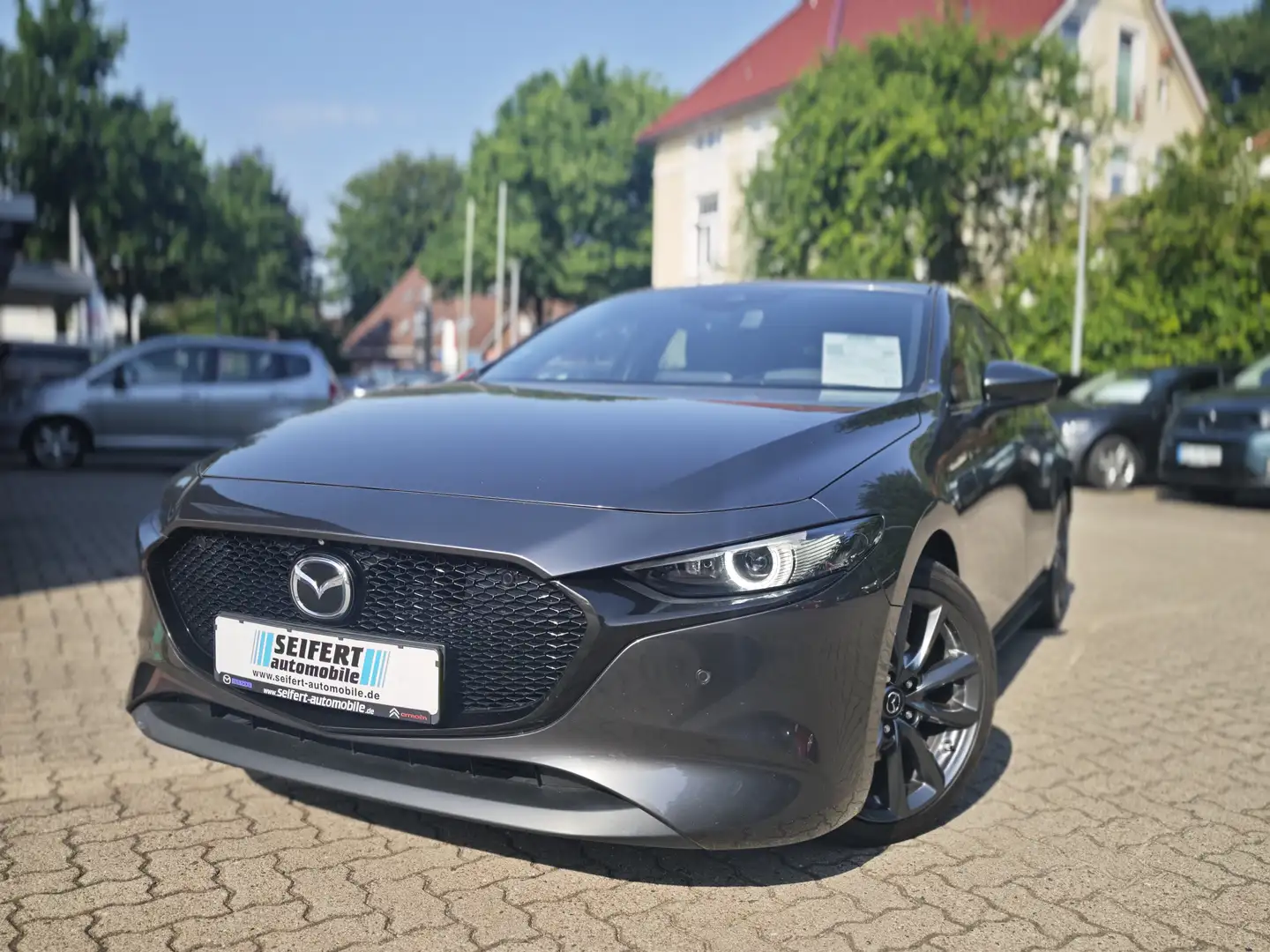 Mazda 3 SKYACTIV-G 2.0 SELECTION A18 DES-P ACT-P Grau - 1