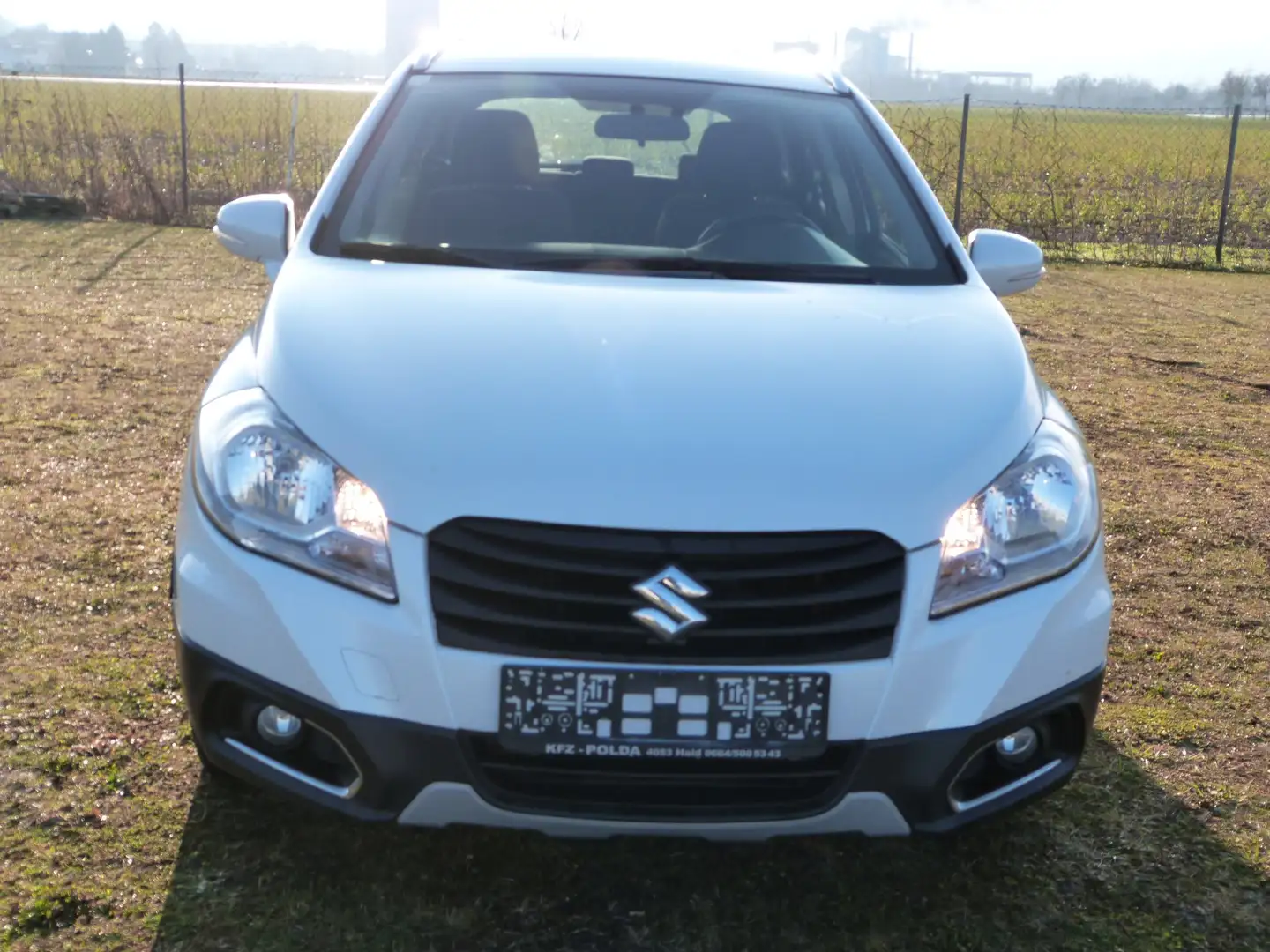 Suzuki SX4 S-Cross 1,6 DDIS, ALL Grip Shine 4x4, Navi, Sitzheizung. Weiß - 2