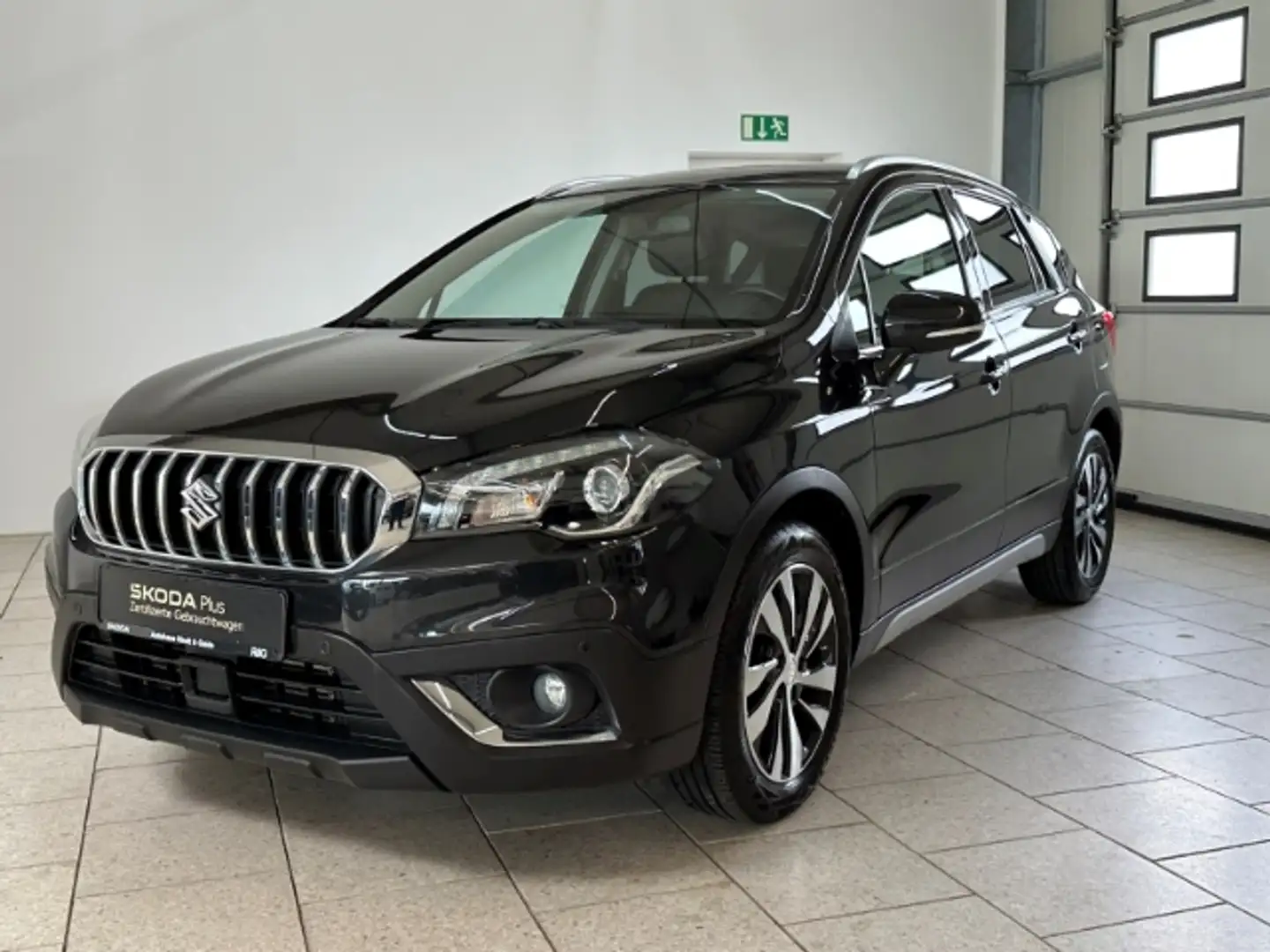 Suzuki SX4 S-Cross Comfort 4x4 1.4 Boosterjet Aut Leder AHK Klimaauto Schwarz - 2