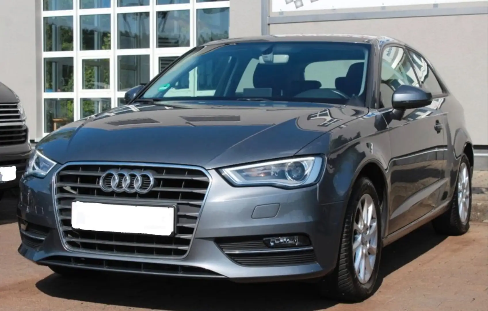 Audi A3 A3 1.2 TFSI Ambition Grijs - 1