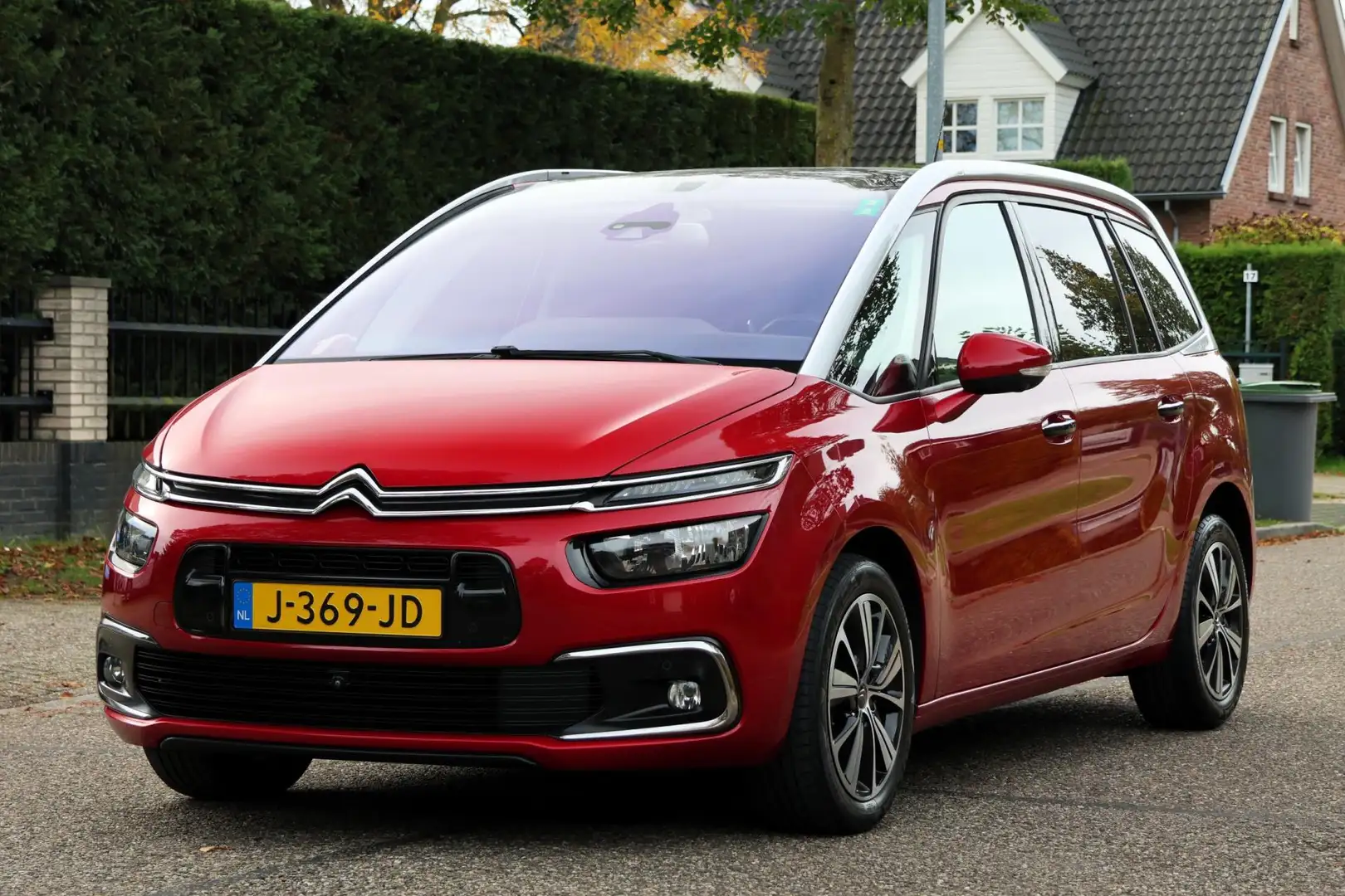 Citroen Grand C4 Picasso 1.6 e-THP Shine | 7-PERSOONS | PANO | NAVI | CLIMA Rood - 1