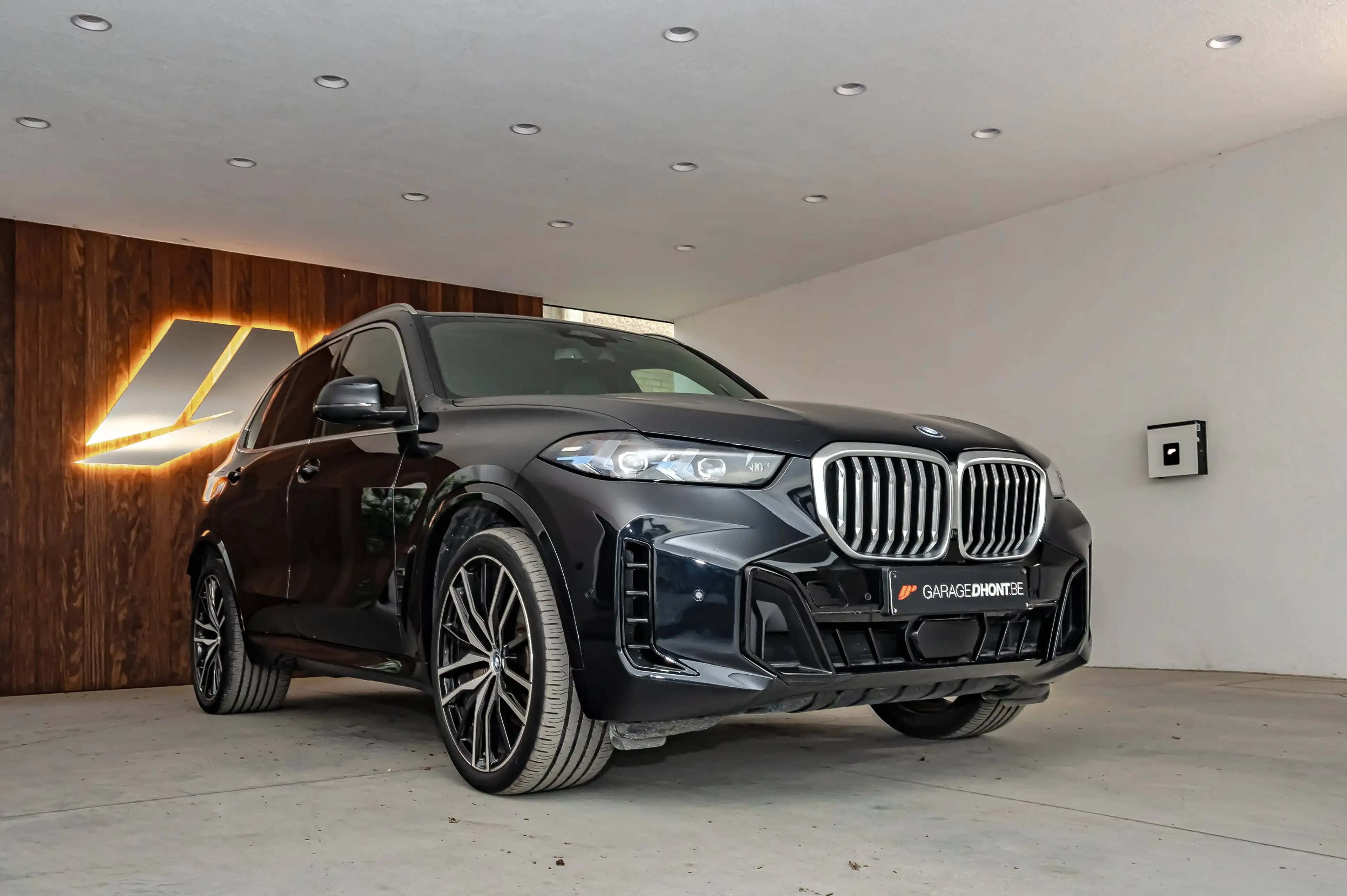 BMW X5 xDrive 50e — photo 8